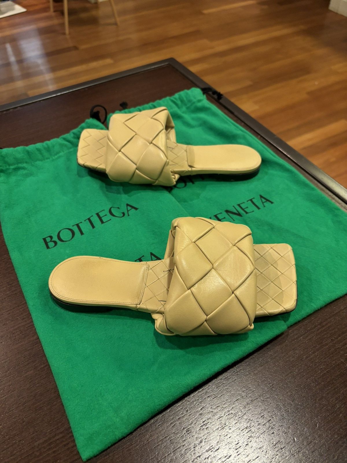 Bottega Veneta Bottega Veneta Lido Leather Sandals Size US 7 / IT 37 - 2 Thumbnail