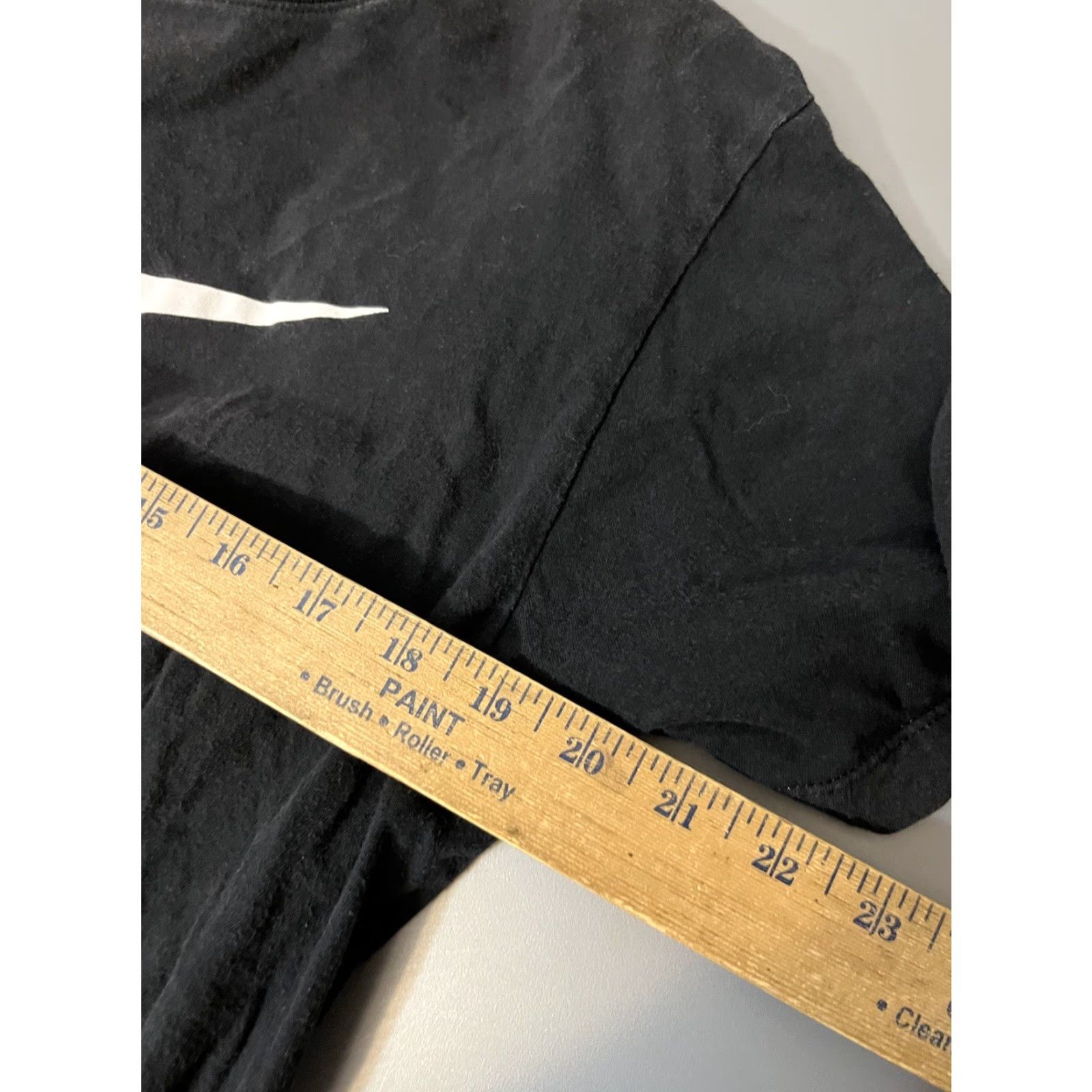 Nike VINTAGE Nike Tee Adult Large Black Short Sleeve Crewneck T-shirt Logo Size US L / EU 52-54 / 3 - 5 Thumbnail