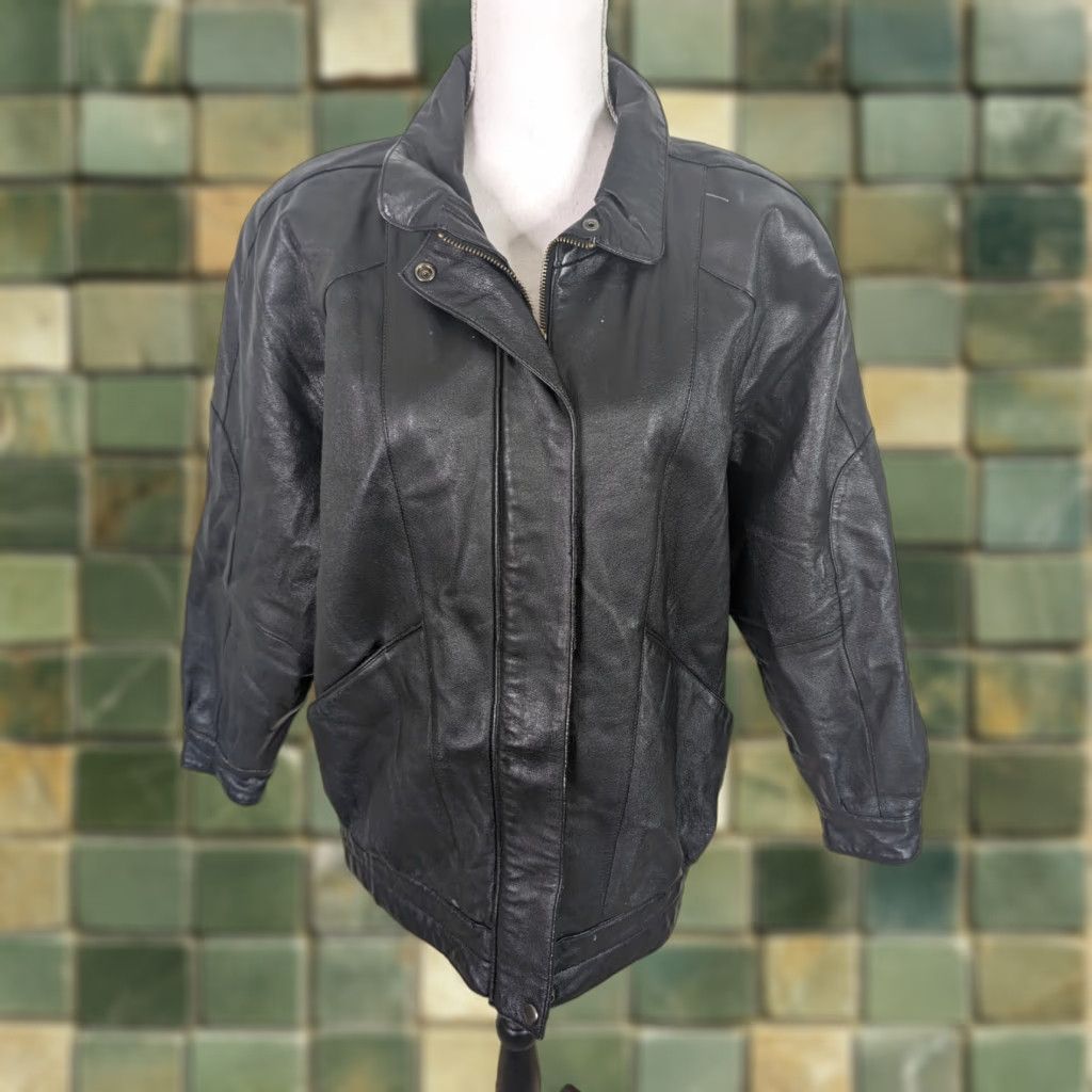 Vintage VINTAGE Black Genuine Leather Oversized Bomber Jacket Women's M 90s Relaxed Jacket Size M / US 6-8 / IT 42-44 - 1 Thumbnail
