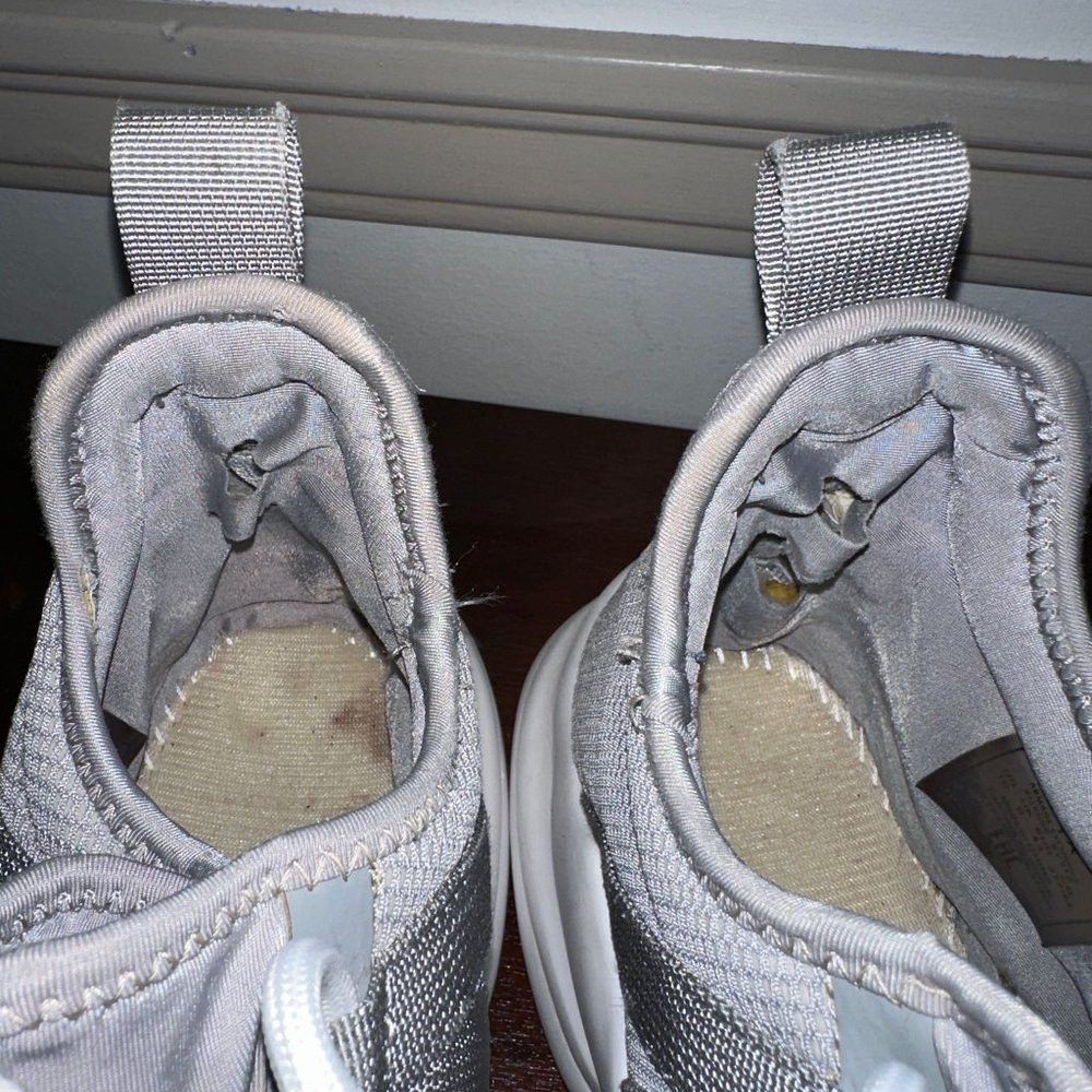 Armani Exchange Armani Exchange Grey Sneakers Men's Size 10 US Size US 10 / EU 43 - 3 Thumbnail