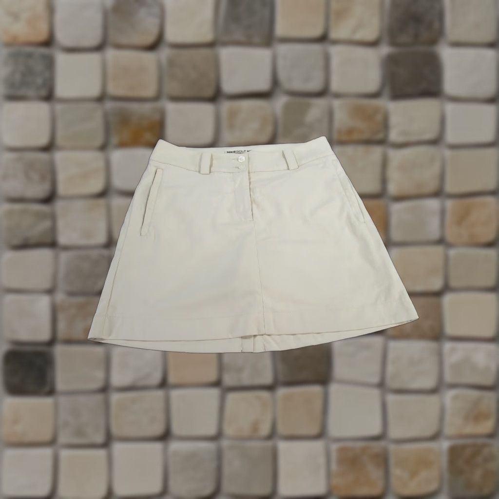 Nike VINTAGE Nike Golf Skort Womens 4 Tour Performance Dri Fit Beige Read Size 27" / US 4 / IT 40 - 1 Thumbnail
