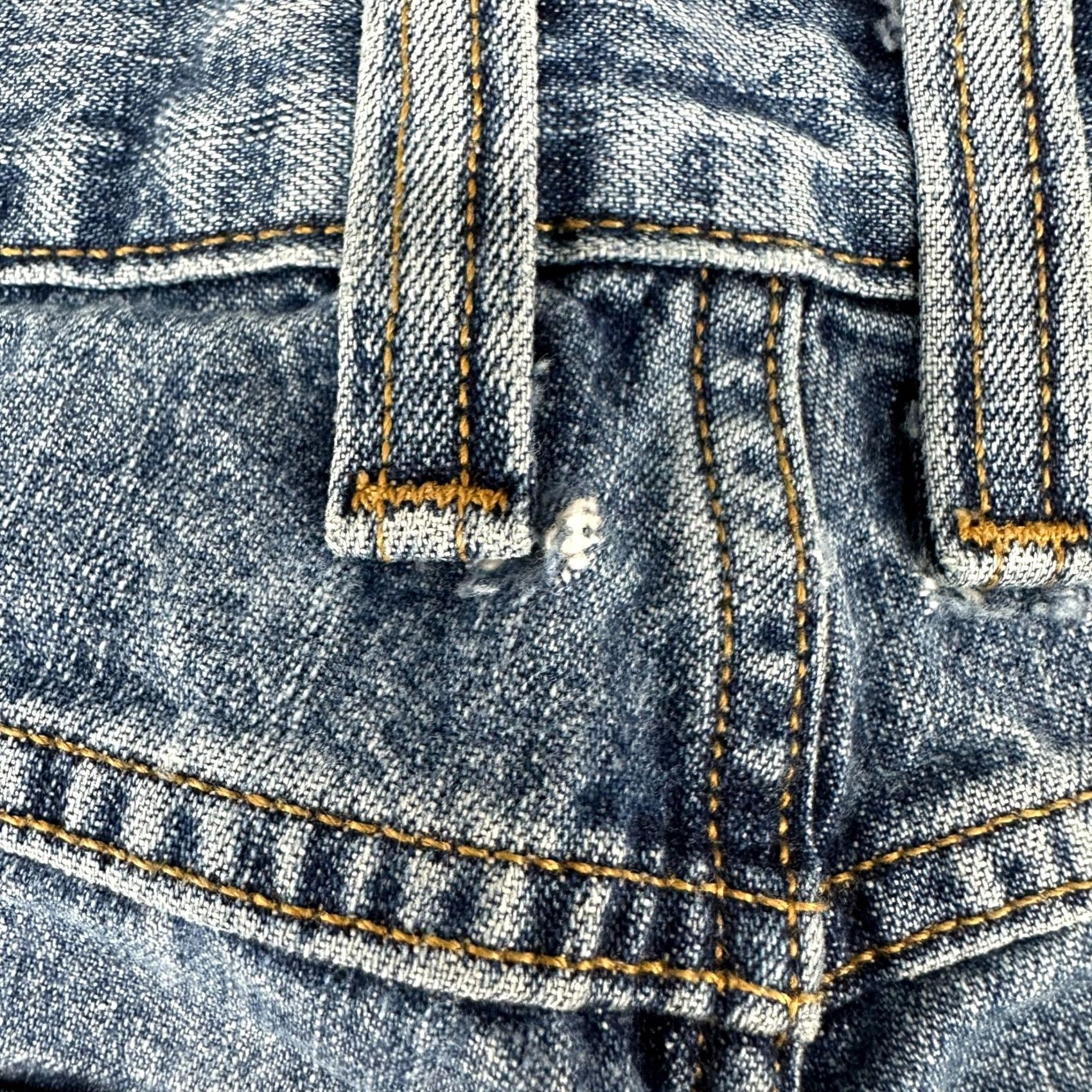 Vintage VINTAGE Natural Issue Jeans Men 36x32 Blue Relaxed Straight Light Wash Baggy Levi's 500 Series 90s Retro Mens Jeans Size US 36 / EU 52 - 4 Thumbnail