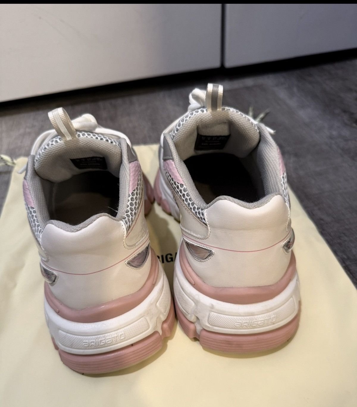 Axel Arigato AXEL ARIGATO Marathon Neo Runner in White/Pink. Size US 8.5 / IT 38.5 - 3 Thumbnail