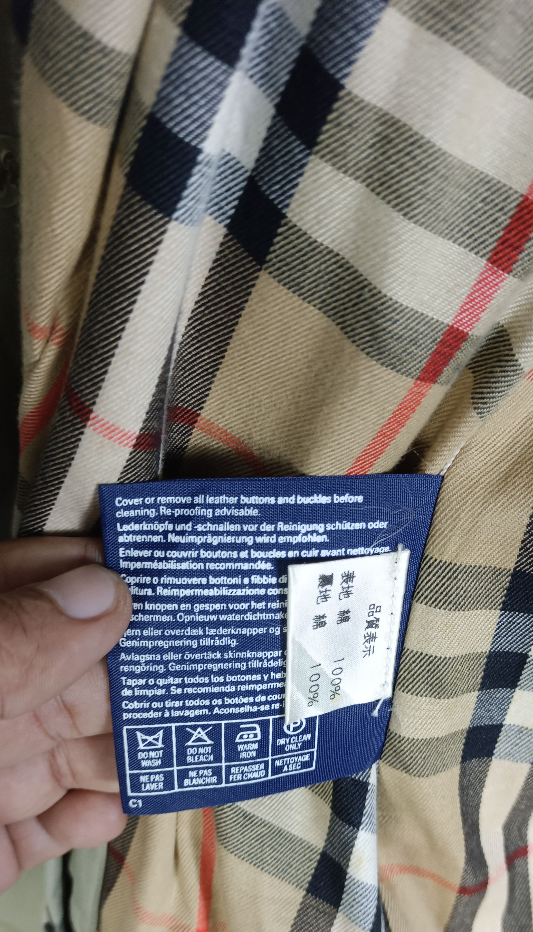 Burberry Vintage Burberrys London Nova Check 46 Short C95B Size US L / EU 52-54 / 3 - 16 Thumbnail