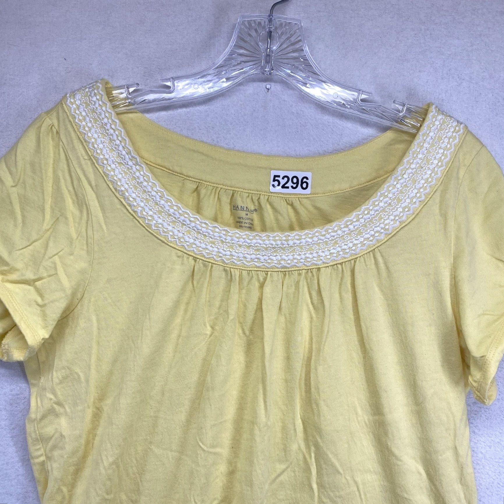 Vintage Hannah Women’s Yellow Short Sleeve Blouse Size Medium Sunflower Embroidered 90s Size M / US 6-8 / IT 42-44 - 3 Thumbnail