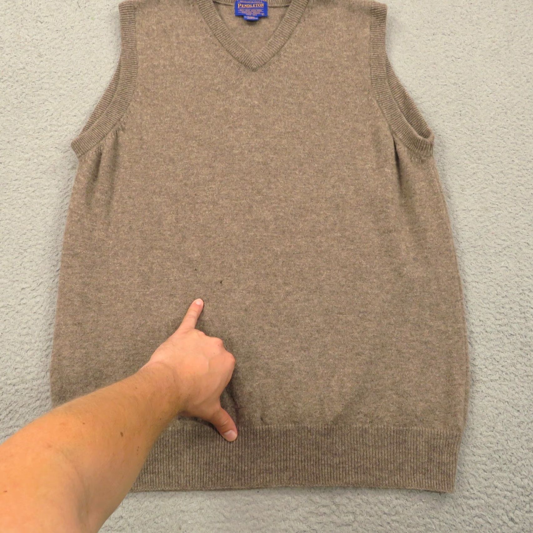 Pendleton VINTAGE Pendleton Vest Mens Large 100% Lambswool Oatmeal Heather V Neck Grandpa Beiges Wool Plaid Not applicable? Size US L / EU 52-54 / 3 - 2 Thumbnail