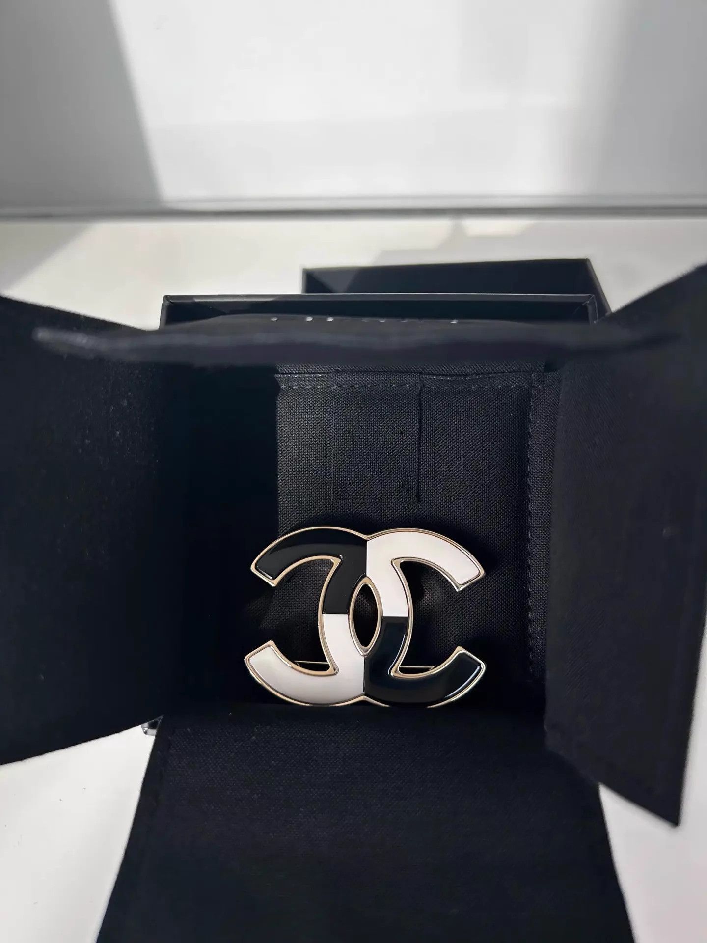 Chanel Chanel Black White Colorblock Brooch Size ONE SIZE - 1 Thumbnail
