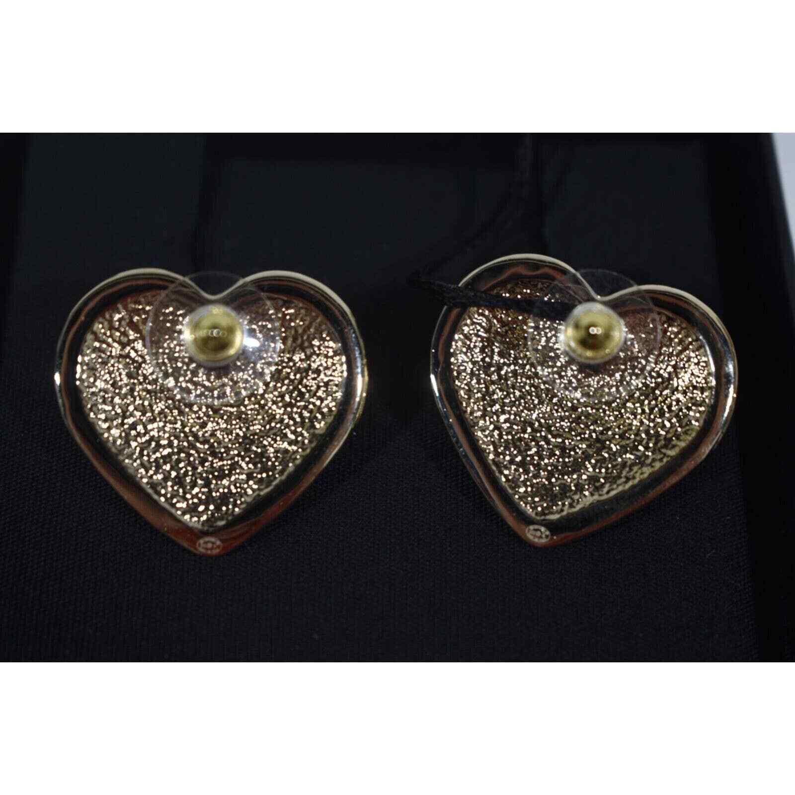 Chanel Chanel Gold Heart Turnlock Dangle Drop Statement Earring Size ONE SIZE - 9 Thumbnail