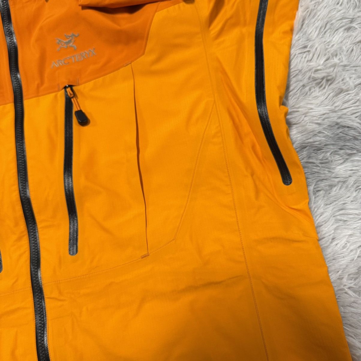 Arc'teryx Arc'teryx Alpha SV Jacket | Size XL | Orange GORE-TEX Pro Size US XL / EU 56 / 4 - 10 Thumbnail