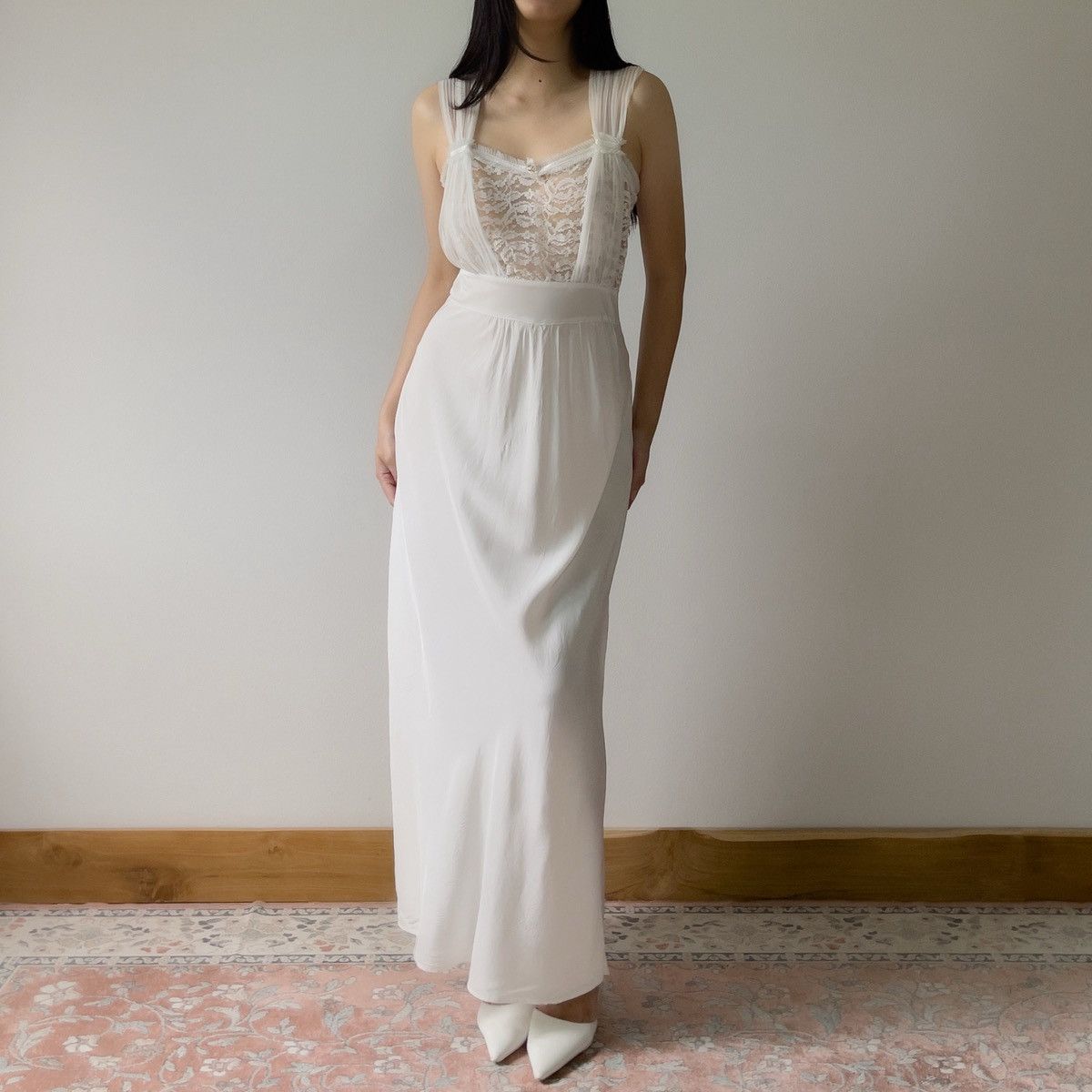 Vintage Vintage 1950s Ice Blue Rayon Nightgown (M–L) Size L / US 10 / IT 46 - 1 Thumbnail