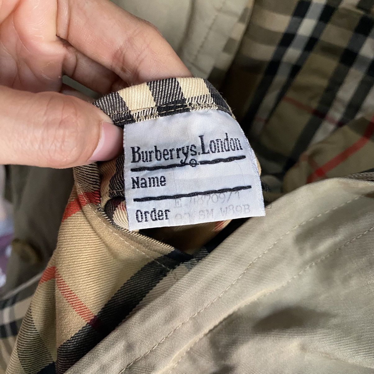 Burberry VINTAGE BURBERRY MARUZEN TOKYO Nova Check Trench Coat Beige Size US L / EU 52-54 / 3 - 20 Thumbnail