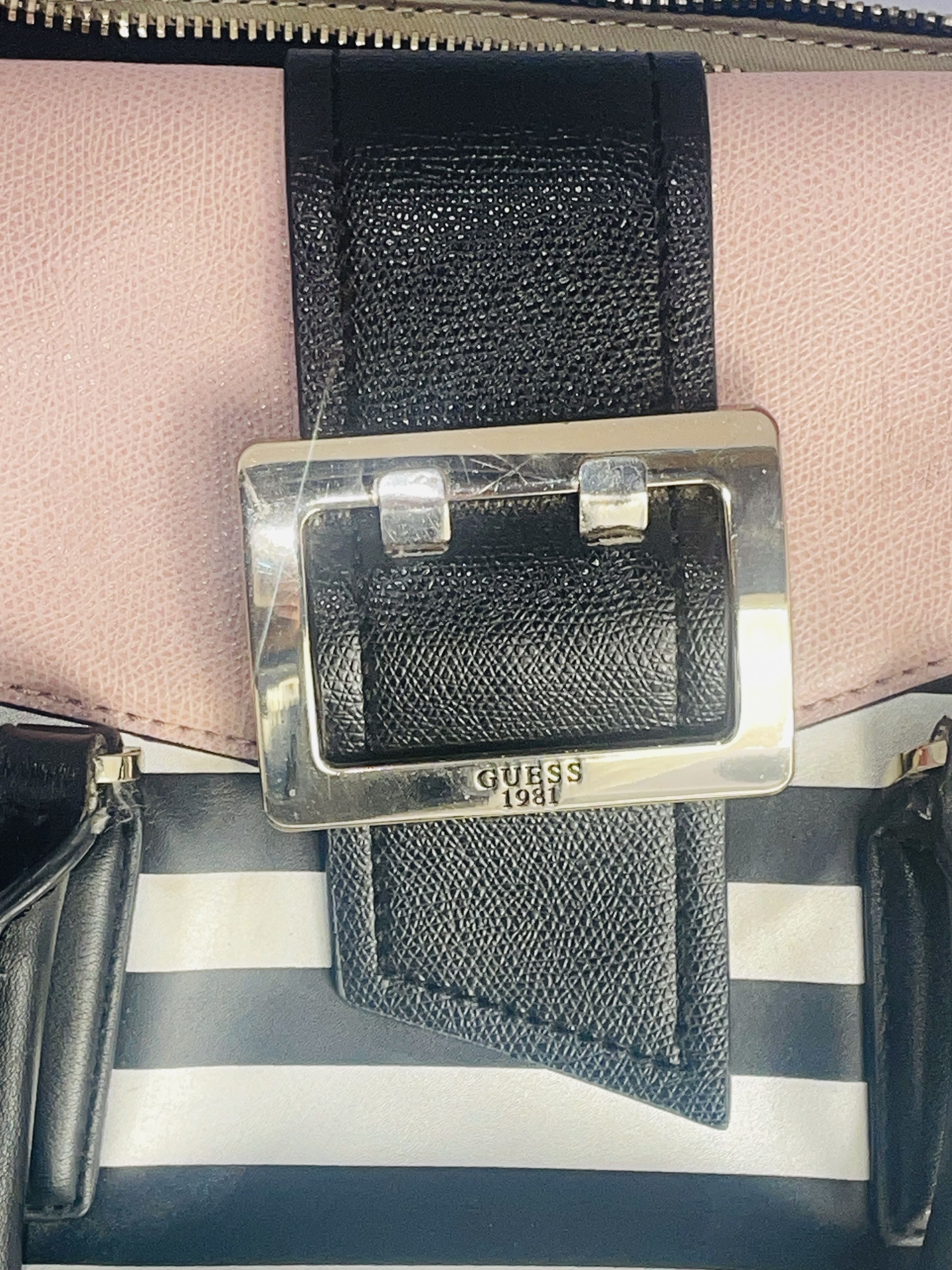 Guess Guess Handtasche – Rosa/Schwarz/Weiß mit Streifen Size ONE SIZE - 4 Thumbnail