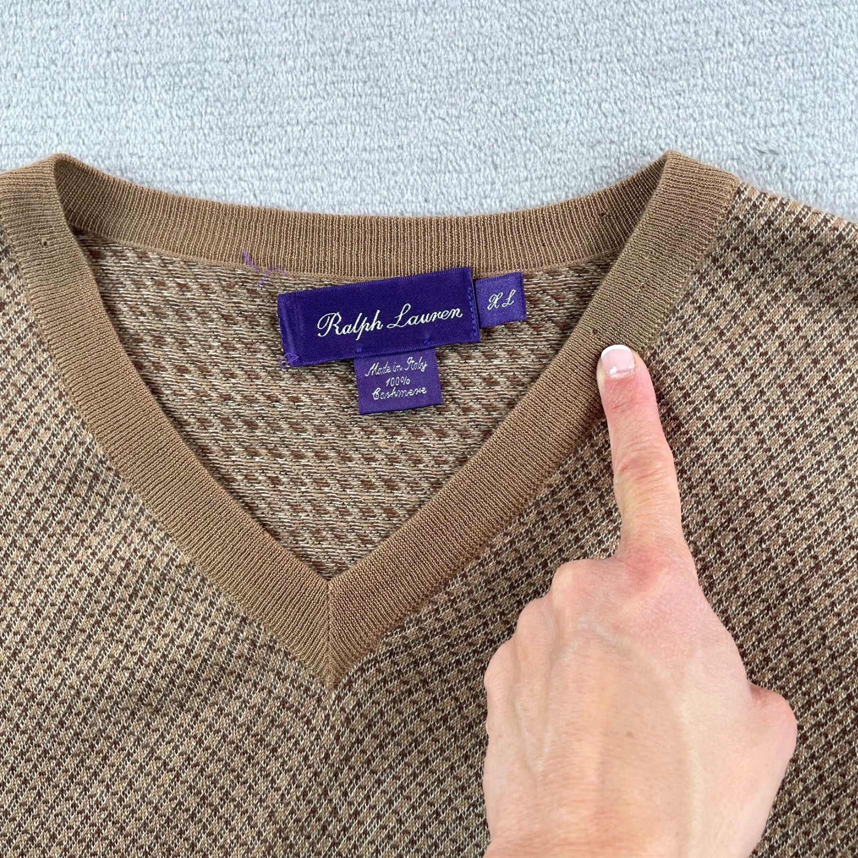 Ralph Lauren Purple Label Ralph Lauren Purple Label Sweater XL 100% Cashmere V-Neck Italy Tan Geometric Geometric Pattern Men Pullover Winter Localized: No N/A Size US XL / EU 56 / 4 - 4 Thumbnail