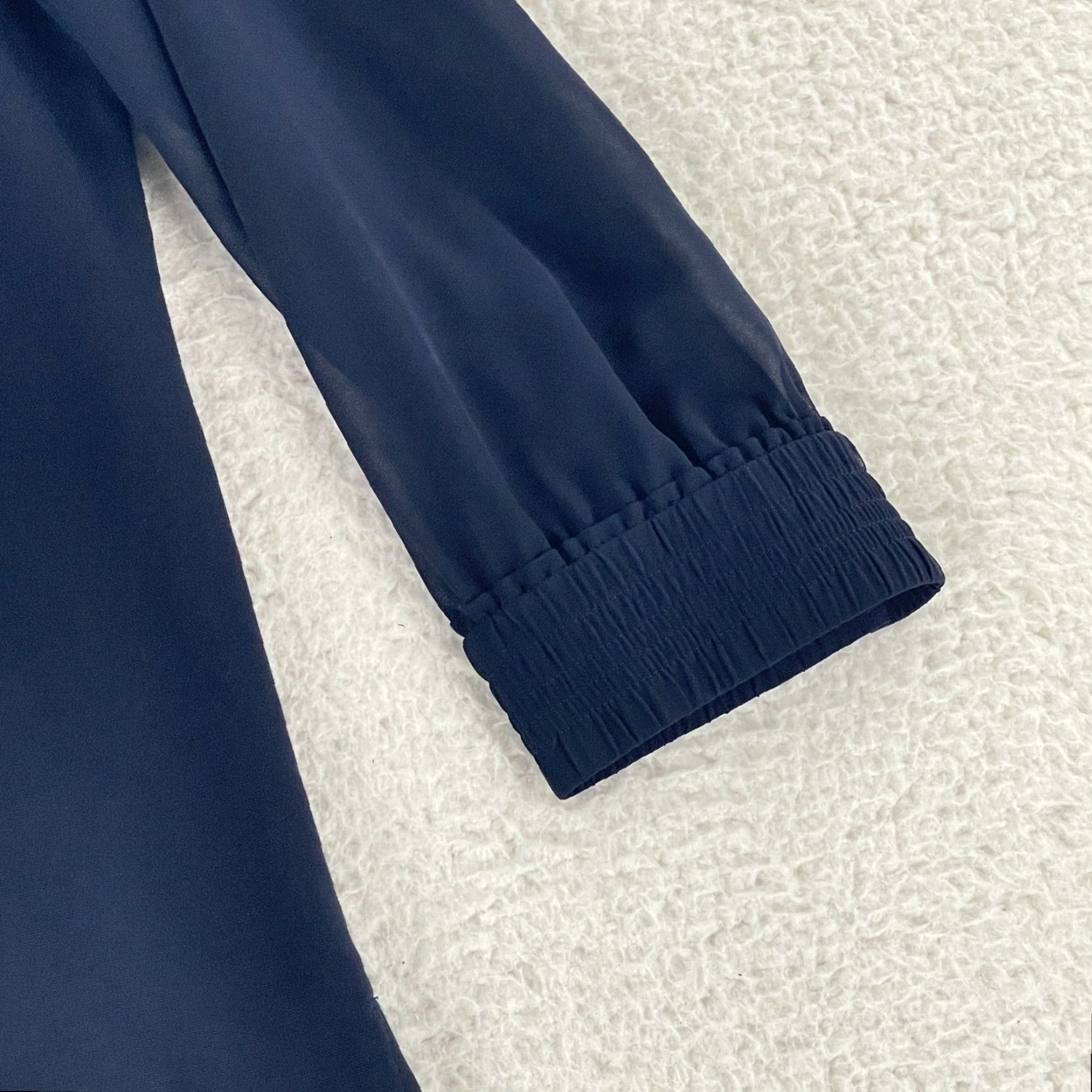Vintage Lafayette 148 Blue V-Neck Shirt Womens Large 3/4 Sleeve Pullover Lightweight"} Size L / US 10 / IT 46 - 3 Thumbnail