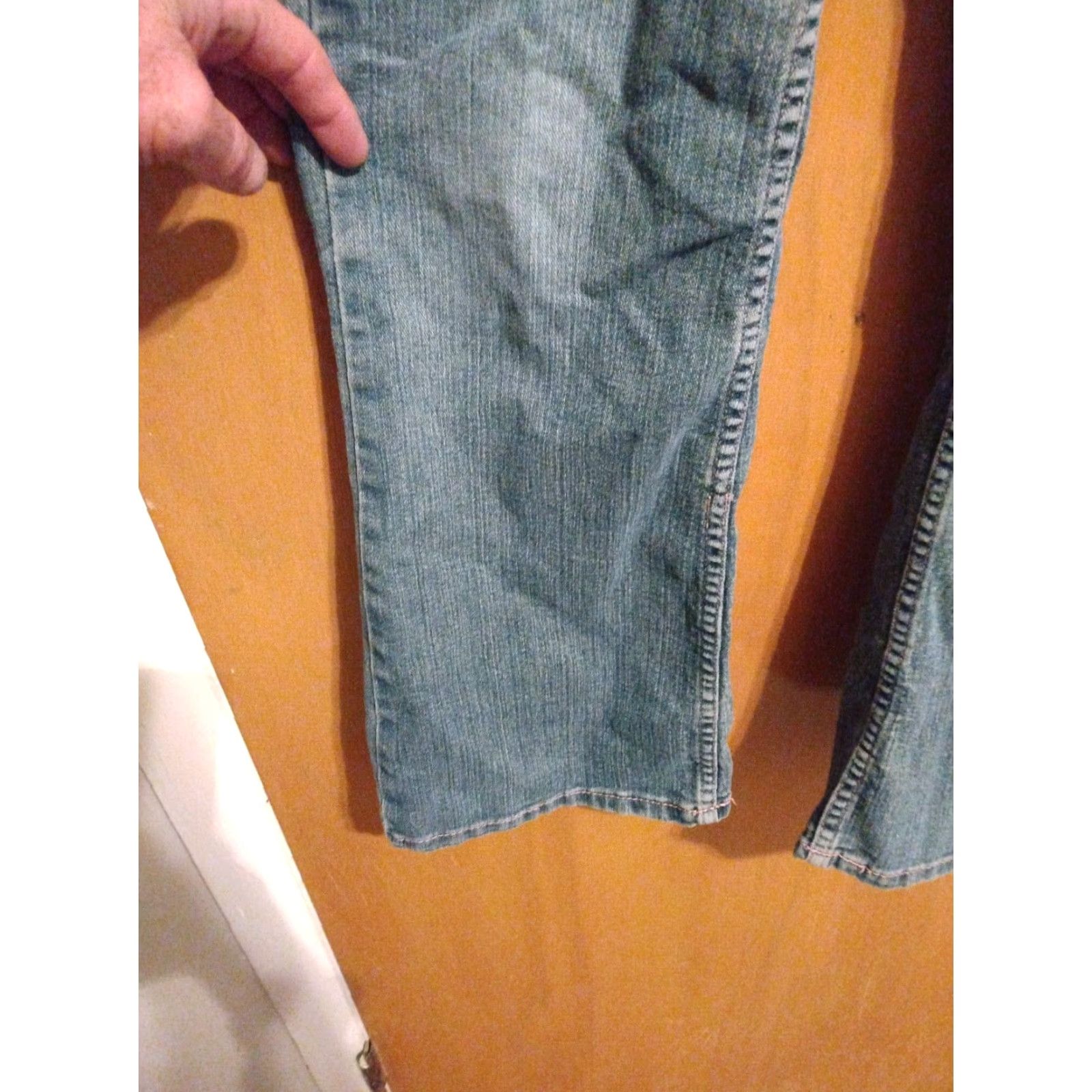 Levi's LEVIS PREMIUM WOMEN'S JEANS BOOTCUT ROSES EMBROIDERY SEQUINS 14 29" WAIST 27" INSEAM BLUE Womens Jeans Size 36" / US 14 / IT 50 - 2 Thumbnail