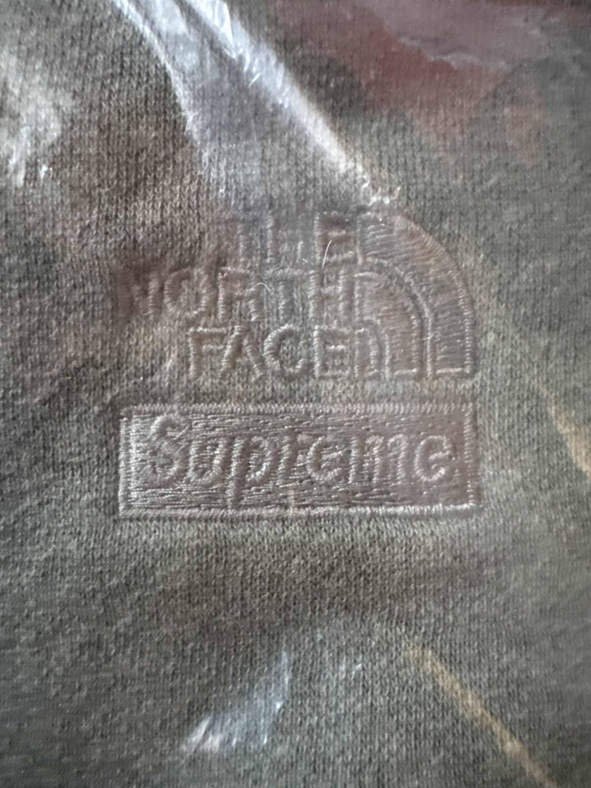 Supreme × The North Face Supreme X The North Face Washed Pigment Crewneck Size US L / EU 52-54 / 3 - 5 Thumbnail