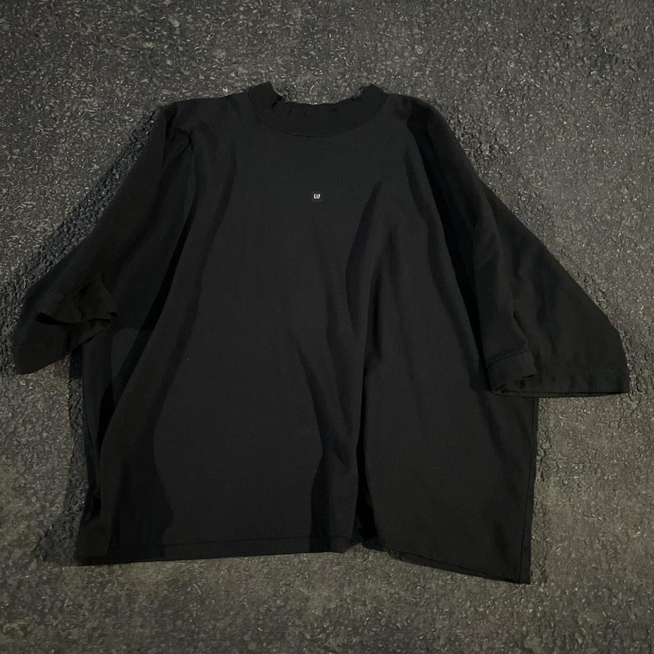 Yeezy x Gap offers Gap Logo No Seam Tee Size Medium