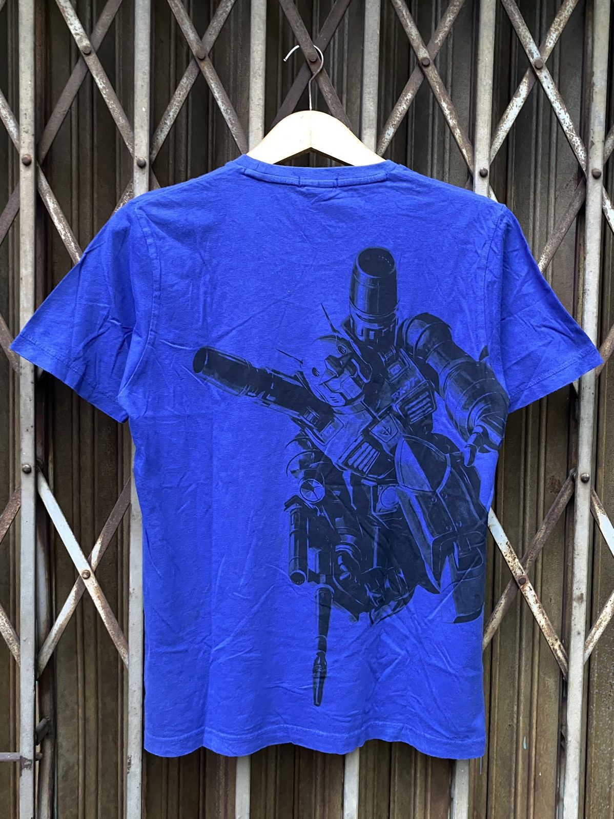 Uniqlo Uniqlo x Gundam Illustrations Tee Size US M / EU 48-50 / 2 - 1 Thumbnail