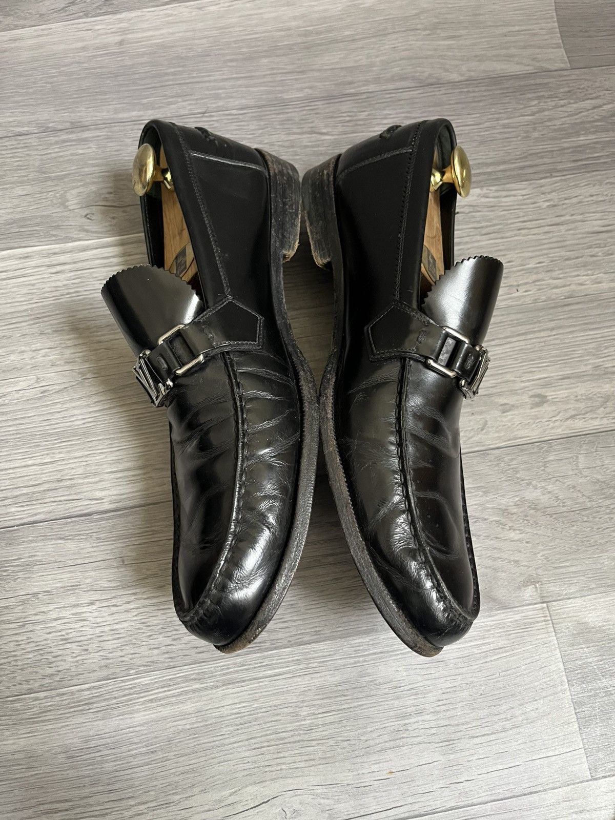 Louis Vuitton Louis Vuitton Major logo slip on leather loafers sz 10.5 Size US 11.5 / EU 44-45 - 10 Thumbnail