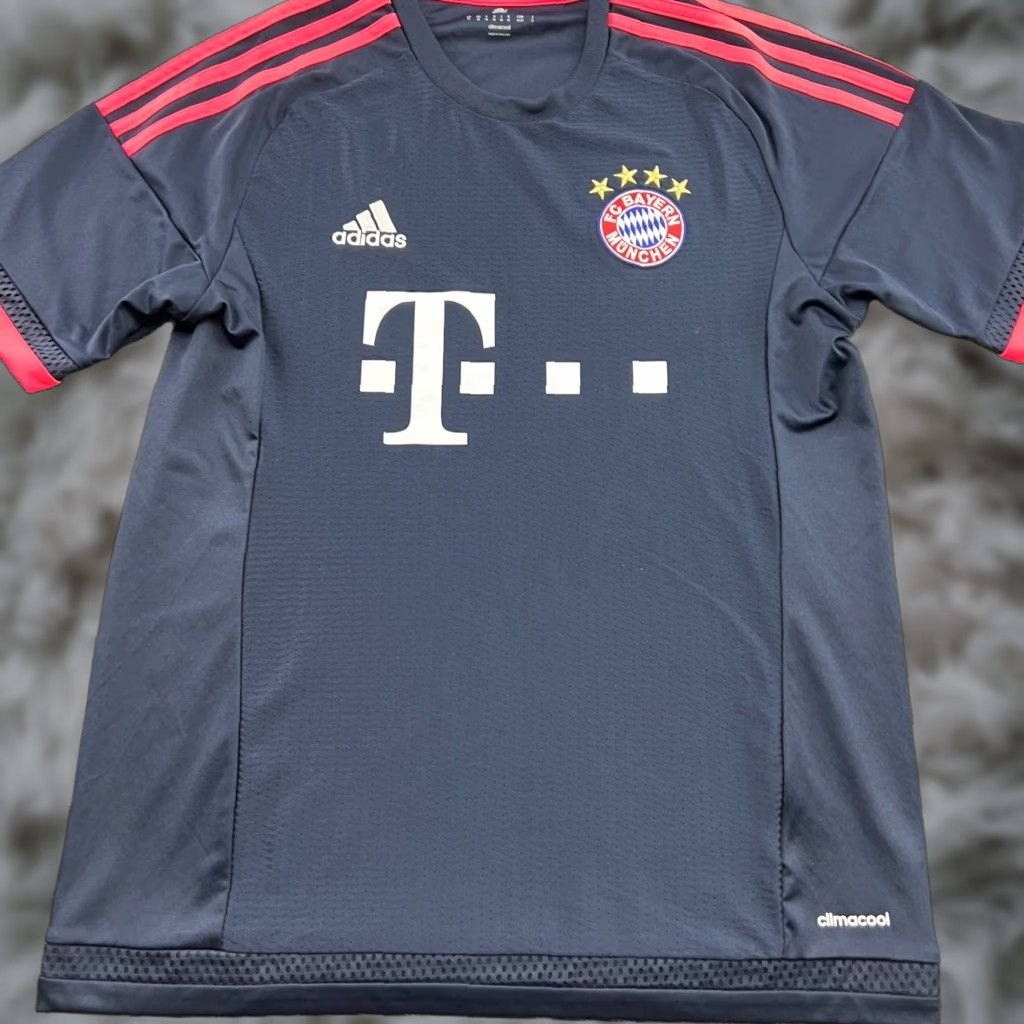 Adidas Bayern Munich 2015 2016 Third Mens Football Jersey Medium Adidas Shirt Size US M / EU 48-50 / 2 - 1 Thumbnail