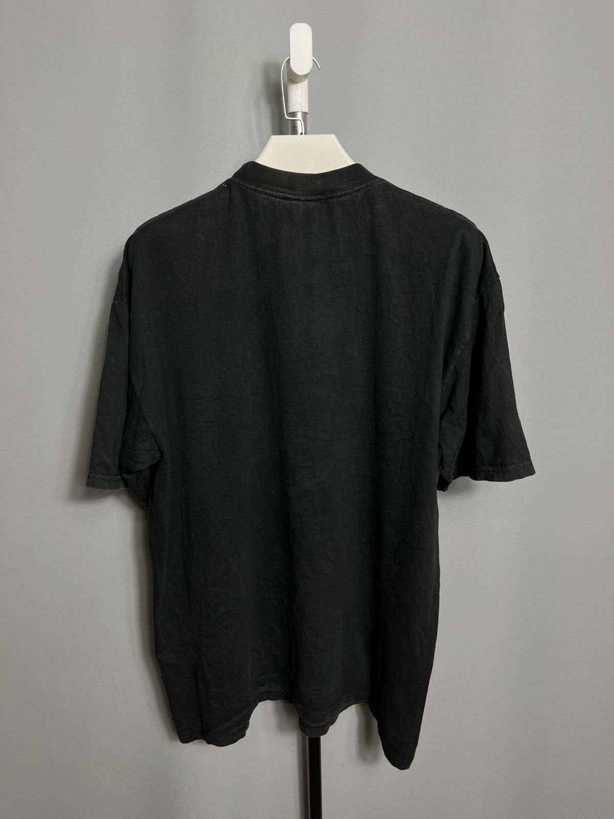George Buy Vintage 1996 Taz Devil T-shirt Tasmanian Devil Soccer Size US L / EU 52-54 / 3 - 4 Thumbnail