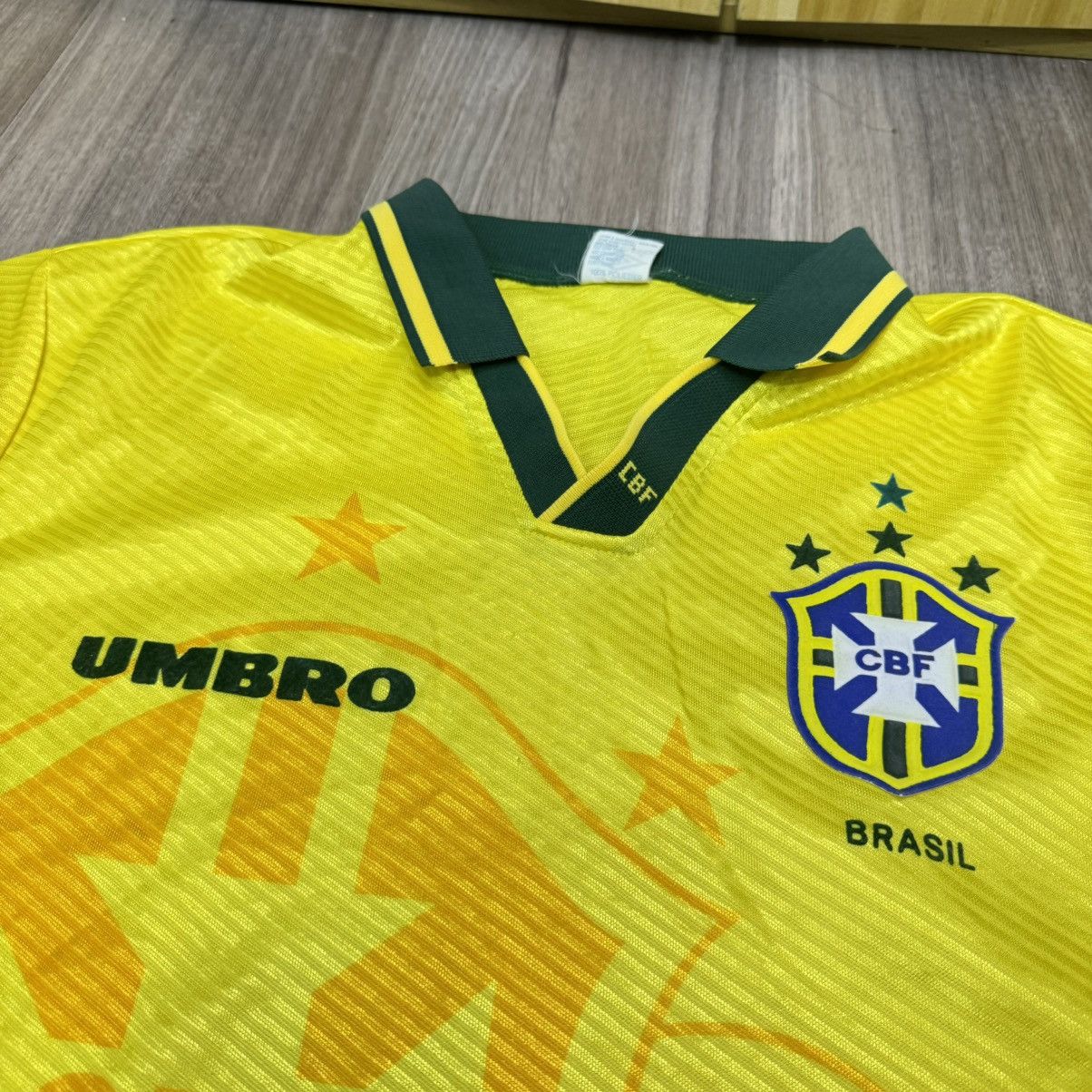 Umbro Brazil 94/95 home shirt Size US L / EU 52-54 / 3 - 4 Thumbnail