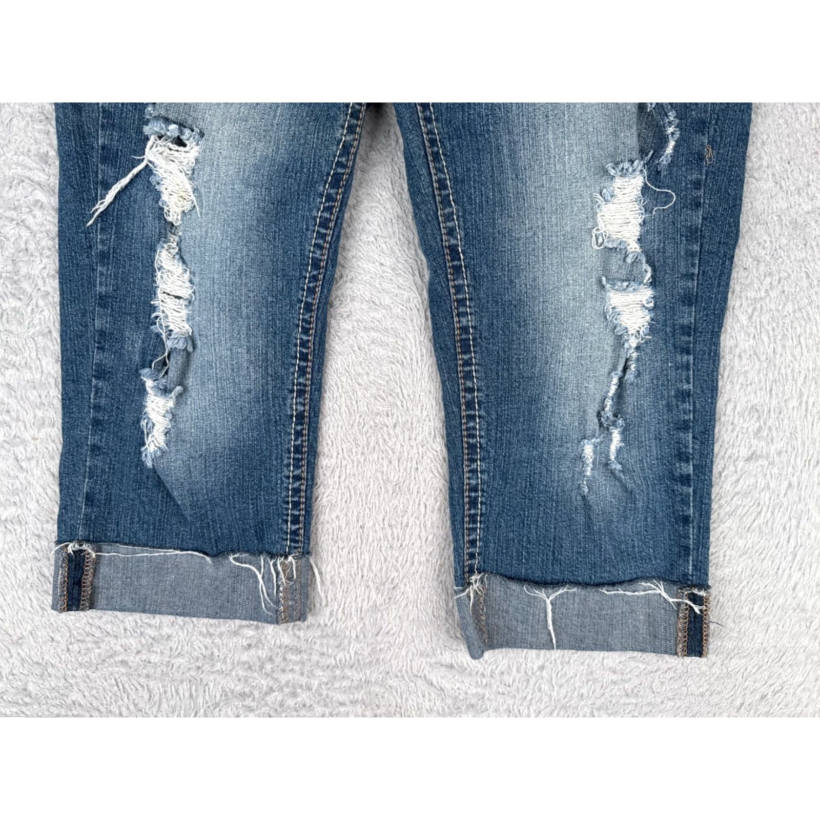 Denime Amethyst Jeans Juniors 11 Blue Denim Capri Crop Distressed Rolled Hem 30x18 Jeans Women's Shirts? Size 32" / US 10 / IT 46 - 2 Thumbnail