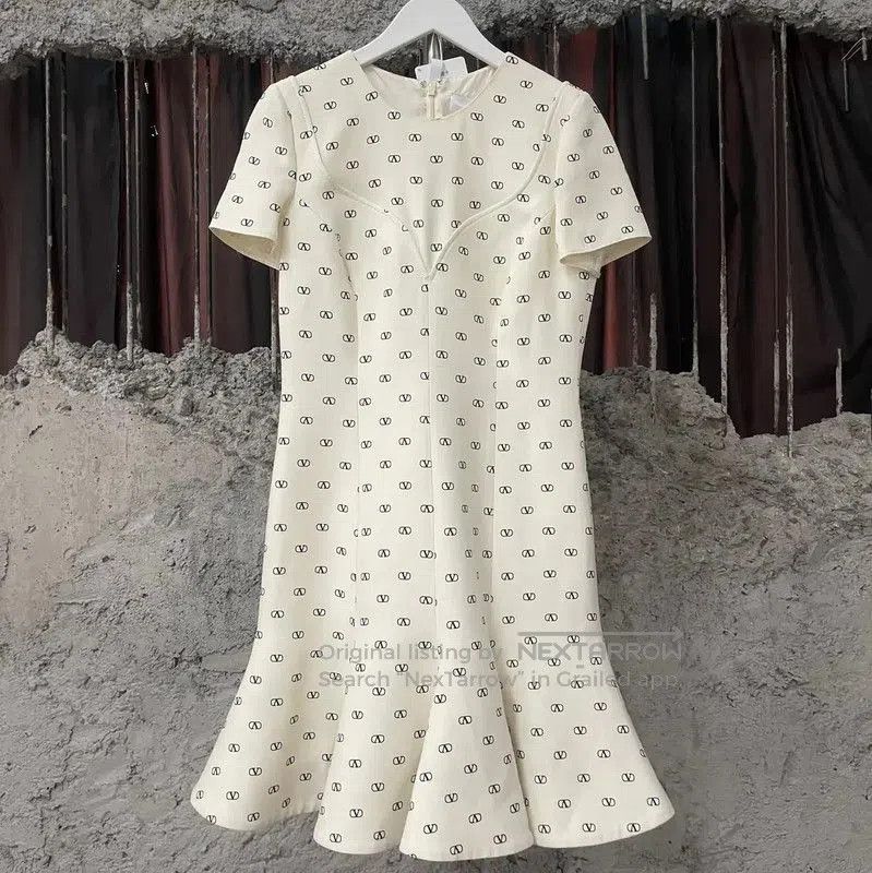 Valentino Valentino Summer Short Sleeve Dress in Off-White . Size XXS / US 00 / IT 34 - 1 Thumbnail