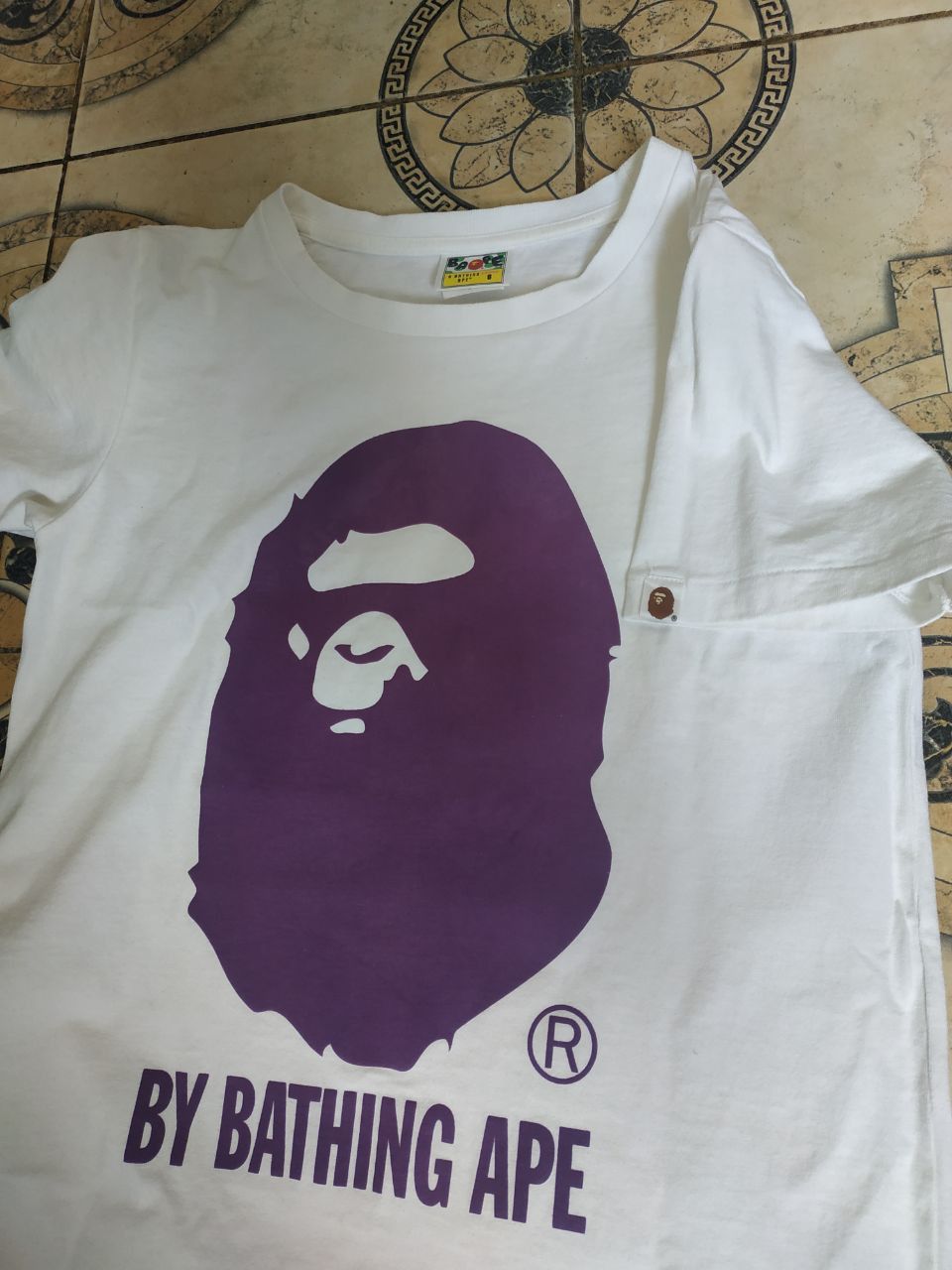 Bape Authentic BAPE Big Logo T-Shirt Ladies S White Made in Japan Size S / US 4 / IT 40 - 17 Thumbnail