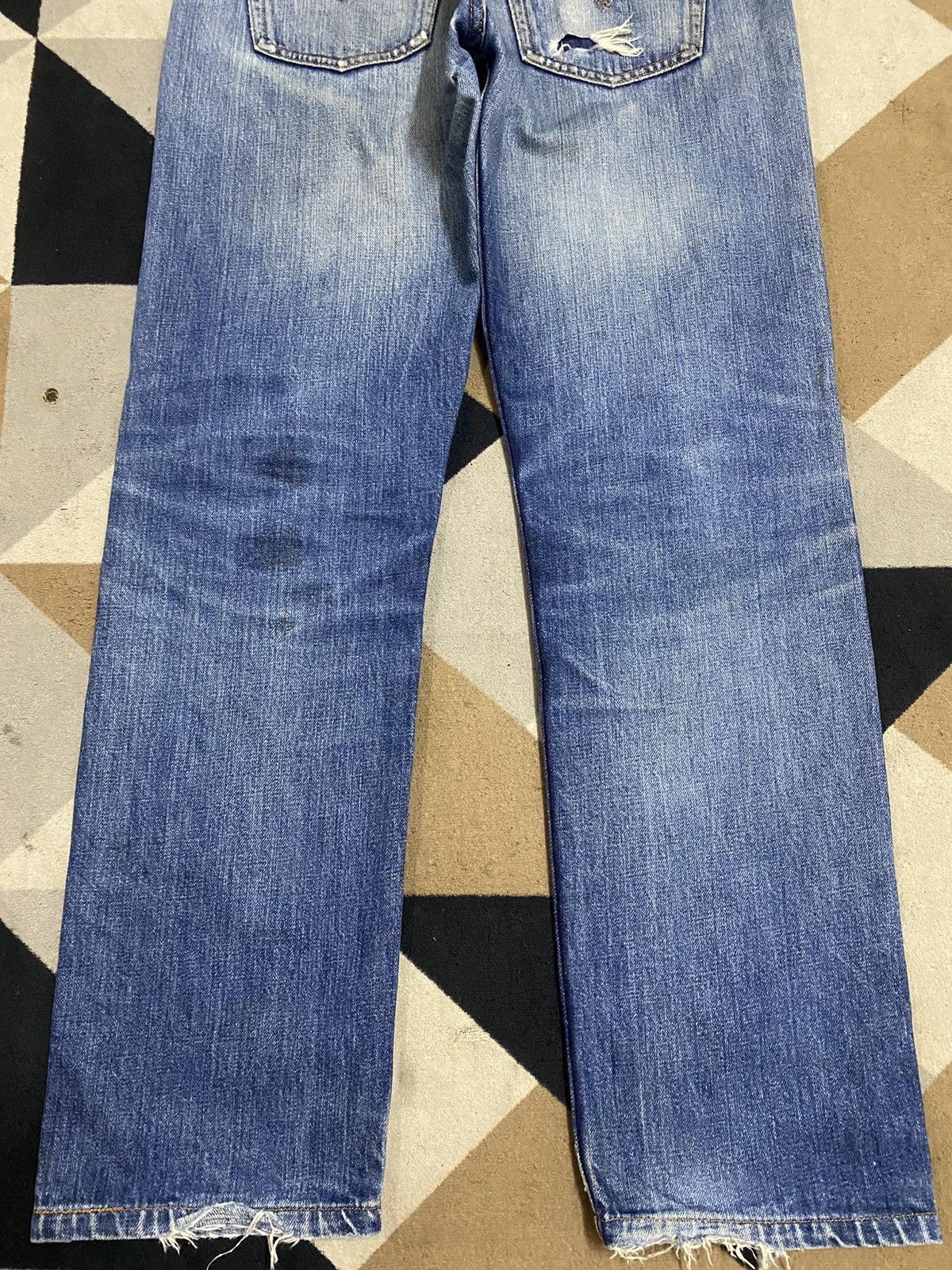 Levi's Vintage Clothing Vintage Levis 501 Y2K Blue Wash Distressed Jeans Size US 31 - 6 Thumbnail