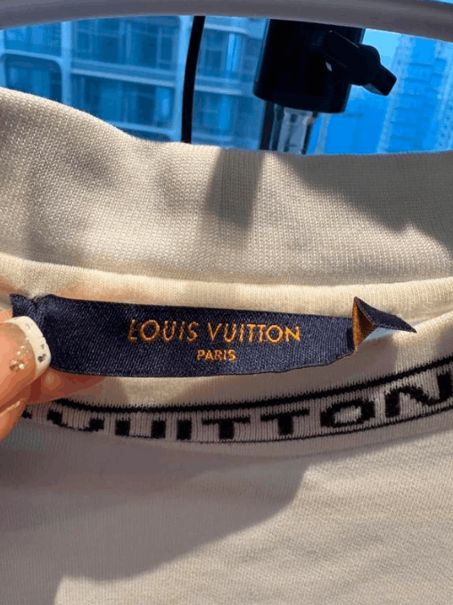 Louis Vuitton Louis Vuitton Long Sleeve T-shirt Size US M / EU 48-50 / 2 - 3 Thumbnail