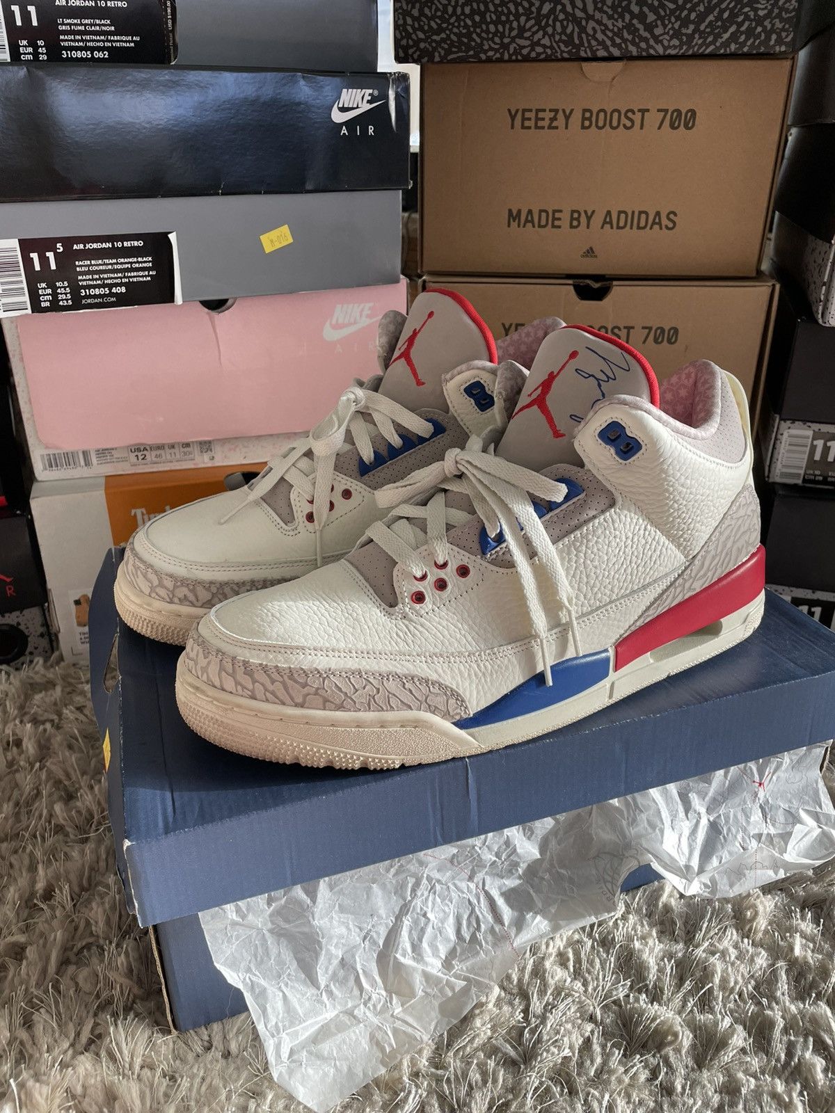 Jordan Brand Jordan 3 International Flight Size US 11 / EU 44 - 1 Thumbnail