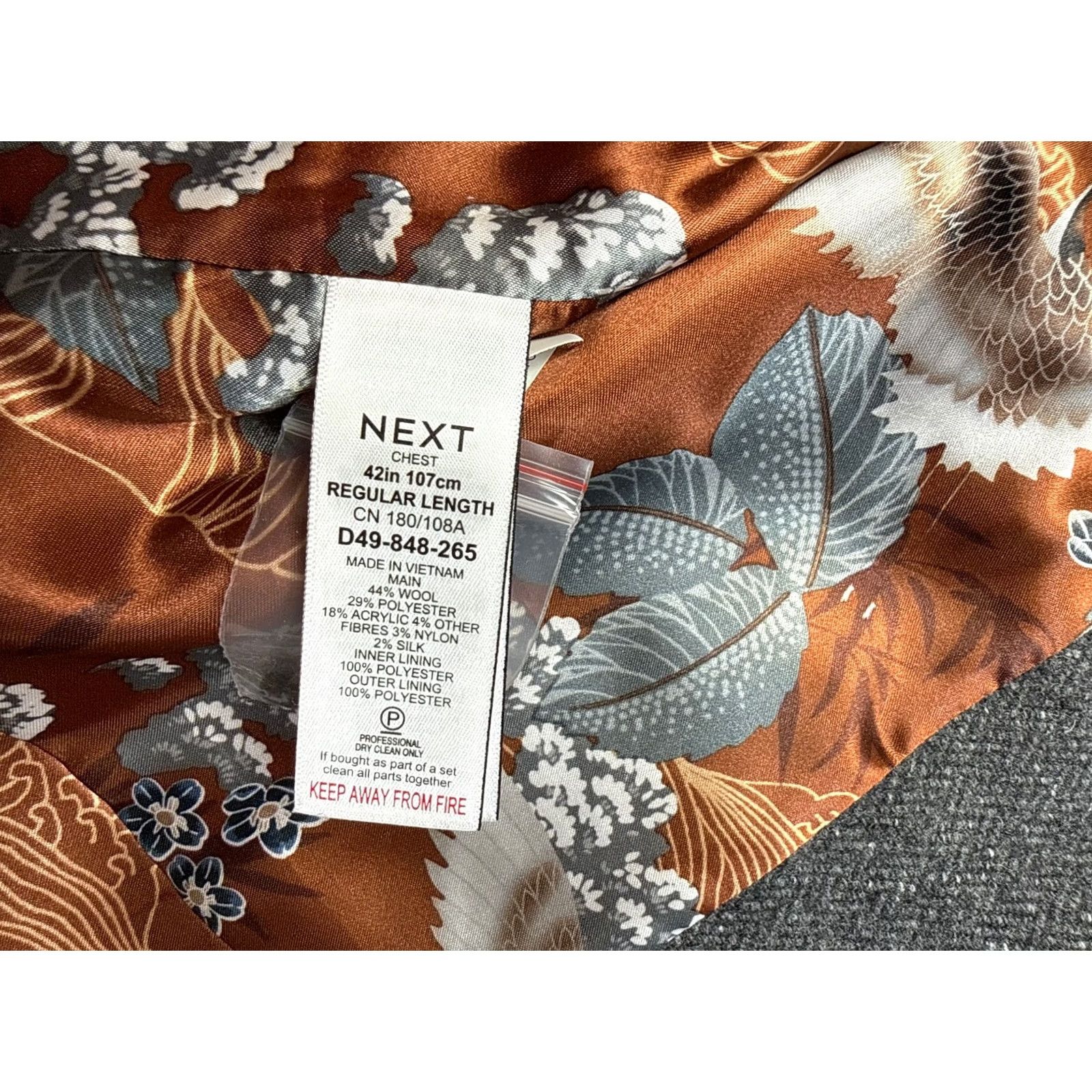 NEXT NEXT Vest Wool blend Gray Mens size 42in Waist 42in Suit Vest 3 Piece Contemporary Size US XS / EU 42 / 0 - 5 Thumbnail