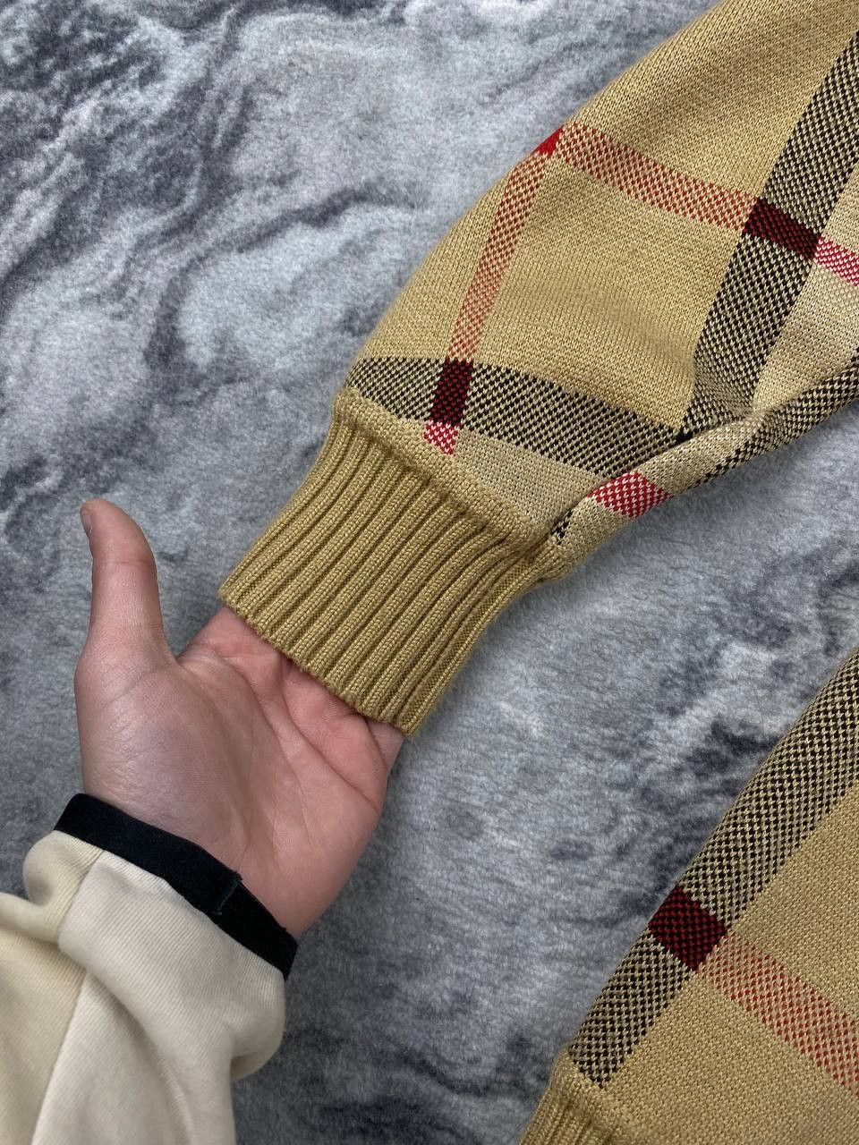 Burberry Burberry Nova Check Cardigan Wool Knit Women Size M Beige Size US M / EU 48-50 / 2 - 3 Thumbnail