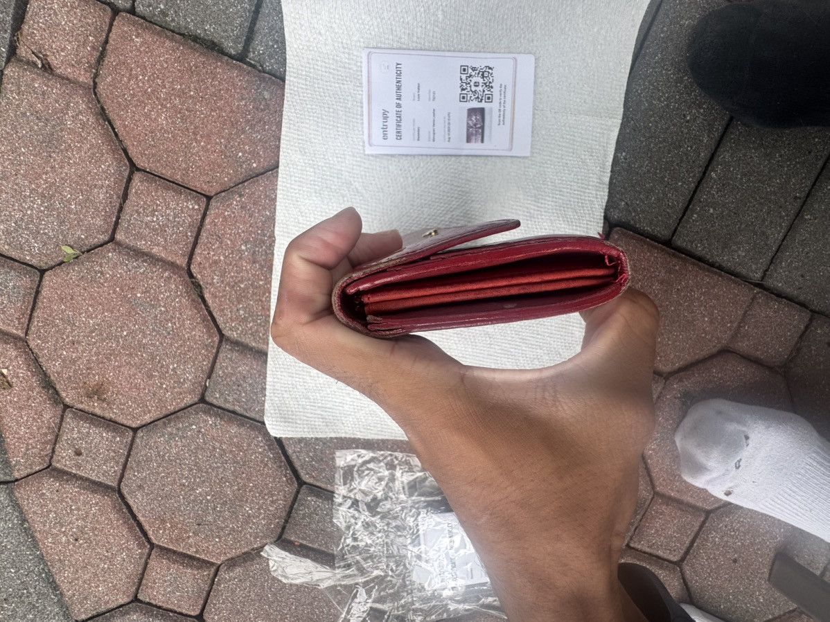 Louis Vuitton LOUIS VUITTON Vernis Red Long Wallet 💋 Size ONE SIZE - 10 Thumbnail
