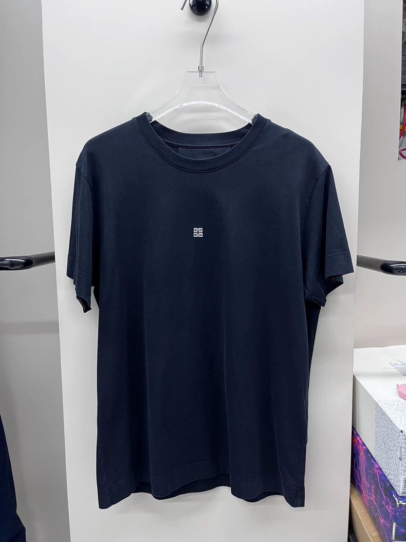 Givenchy Givenchy Black Short Sleeve Size US S / EU 44-46 / 1 - 1 Thumbnail