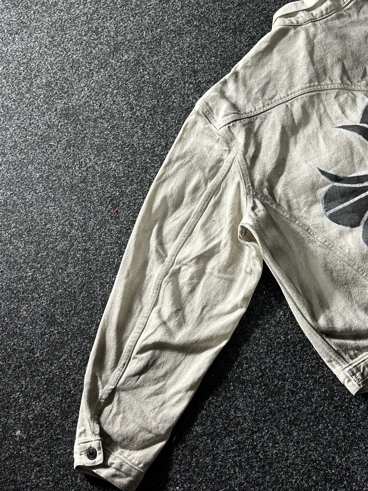 Levi's 🚨1/1 GRAIL LOGO LEVI’S DENIM CUSTOM JACKET Size US XL / EU 56 / 4 - 4 Thumbnail