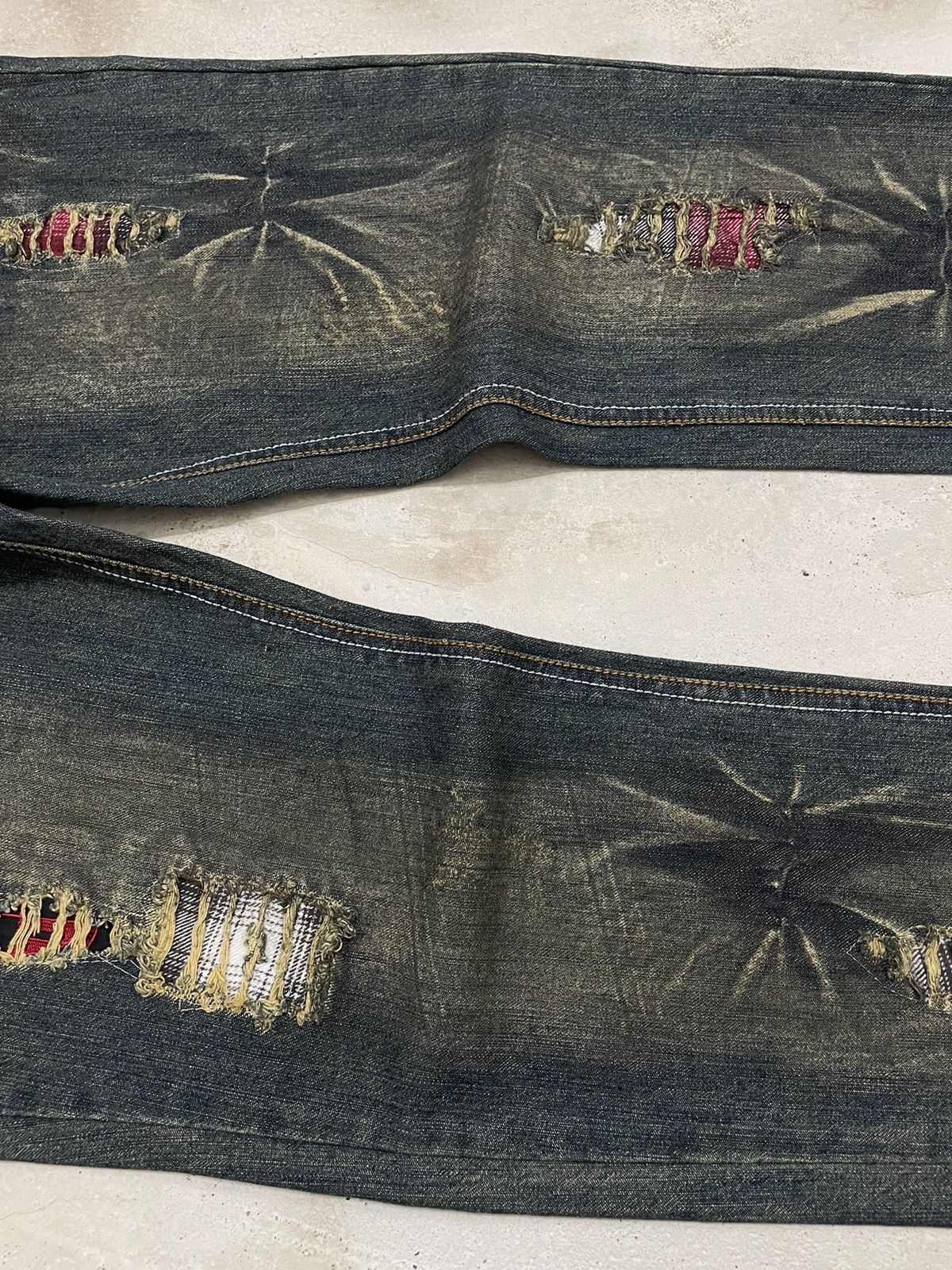 20471120 In the Attic Crazy Muddy Distressed Stud Japan Punk Denim Size US 32 / EU 48 - 4 Thumbnail
