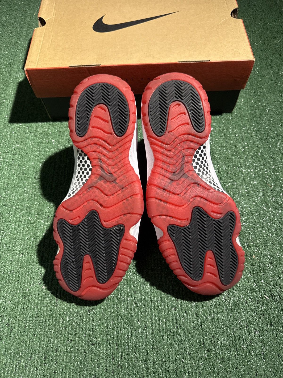 Jordan Brand Jordan 11 Playoff Bred 2019 Size US 10 / EU 43 - 7 Thumbnail