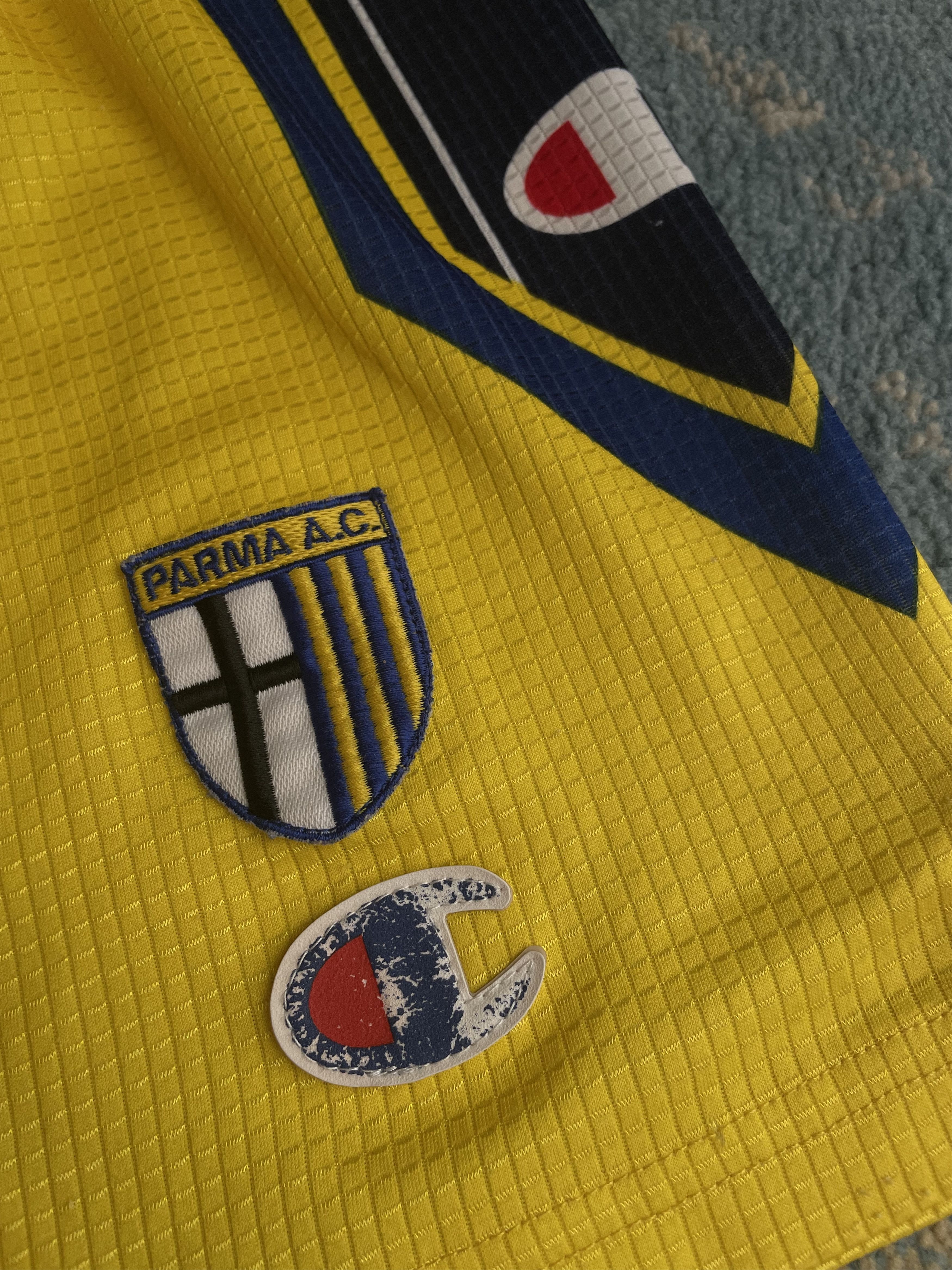 Champion Champion 1999-00 A.C. Parma Home Shorts Size US 32 / EU 48 - 2 Thumbnail