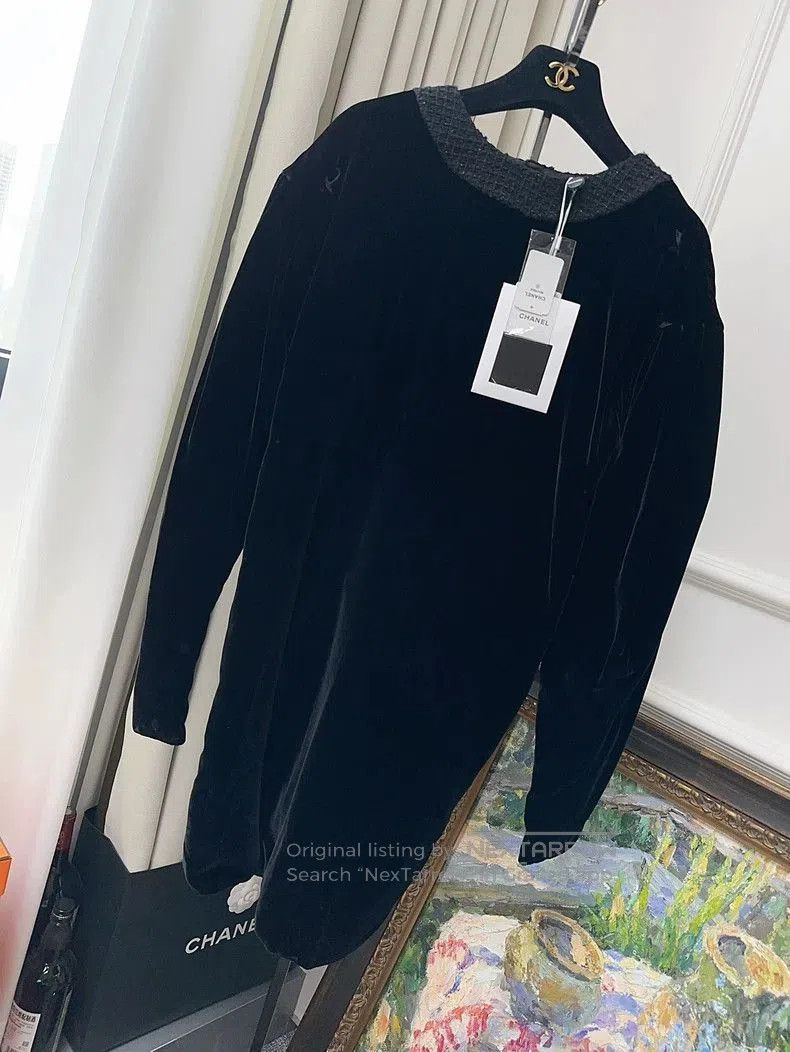 Chanel Chanel 2. Size M / US 6-8 / IT 42-44 - 1 Thumbnail