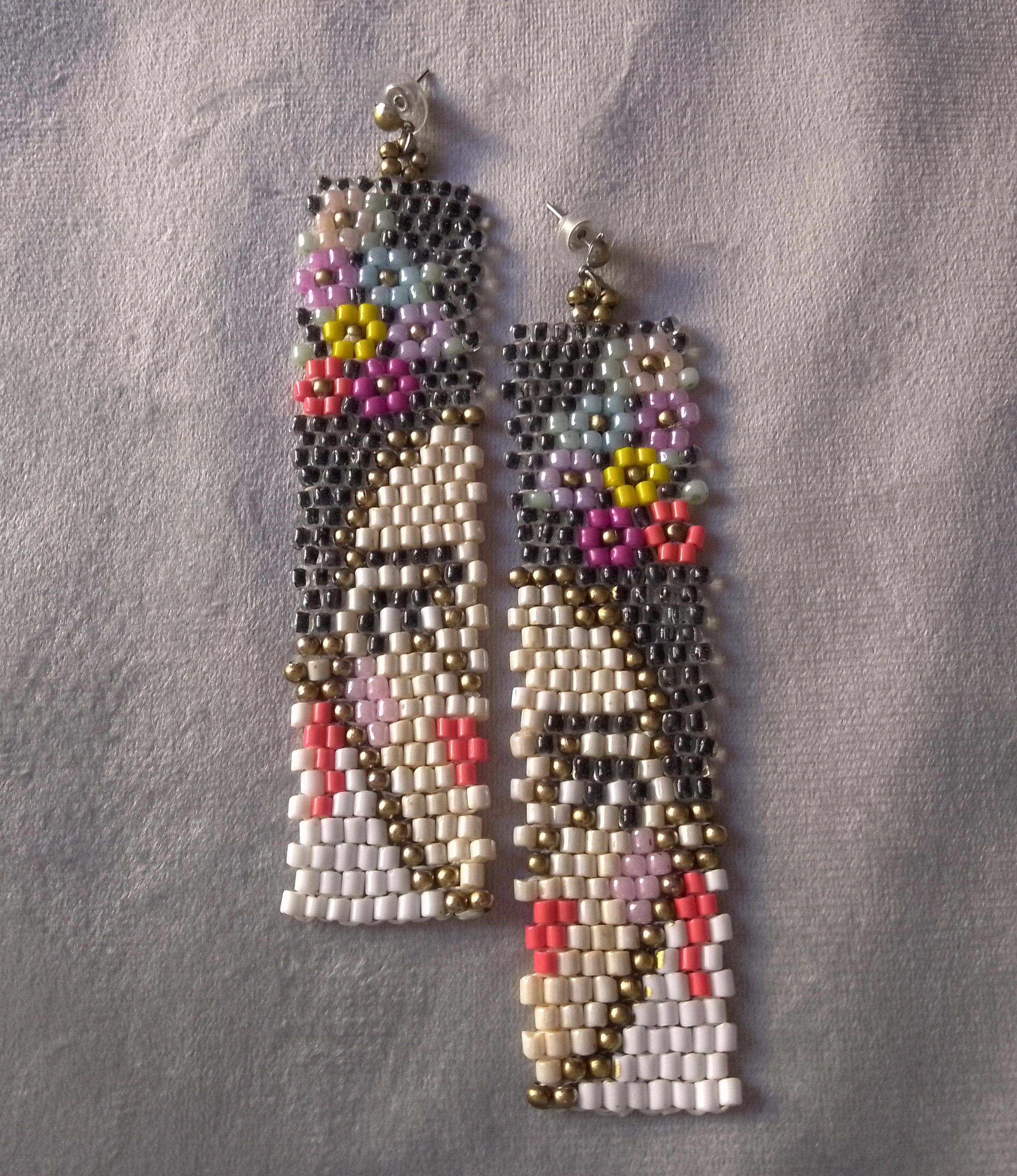 Handmade Earrings long beaded. Frida Kalho face. Beaded Size ONE SIZE - 4 Thumbnail