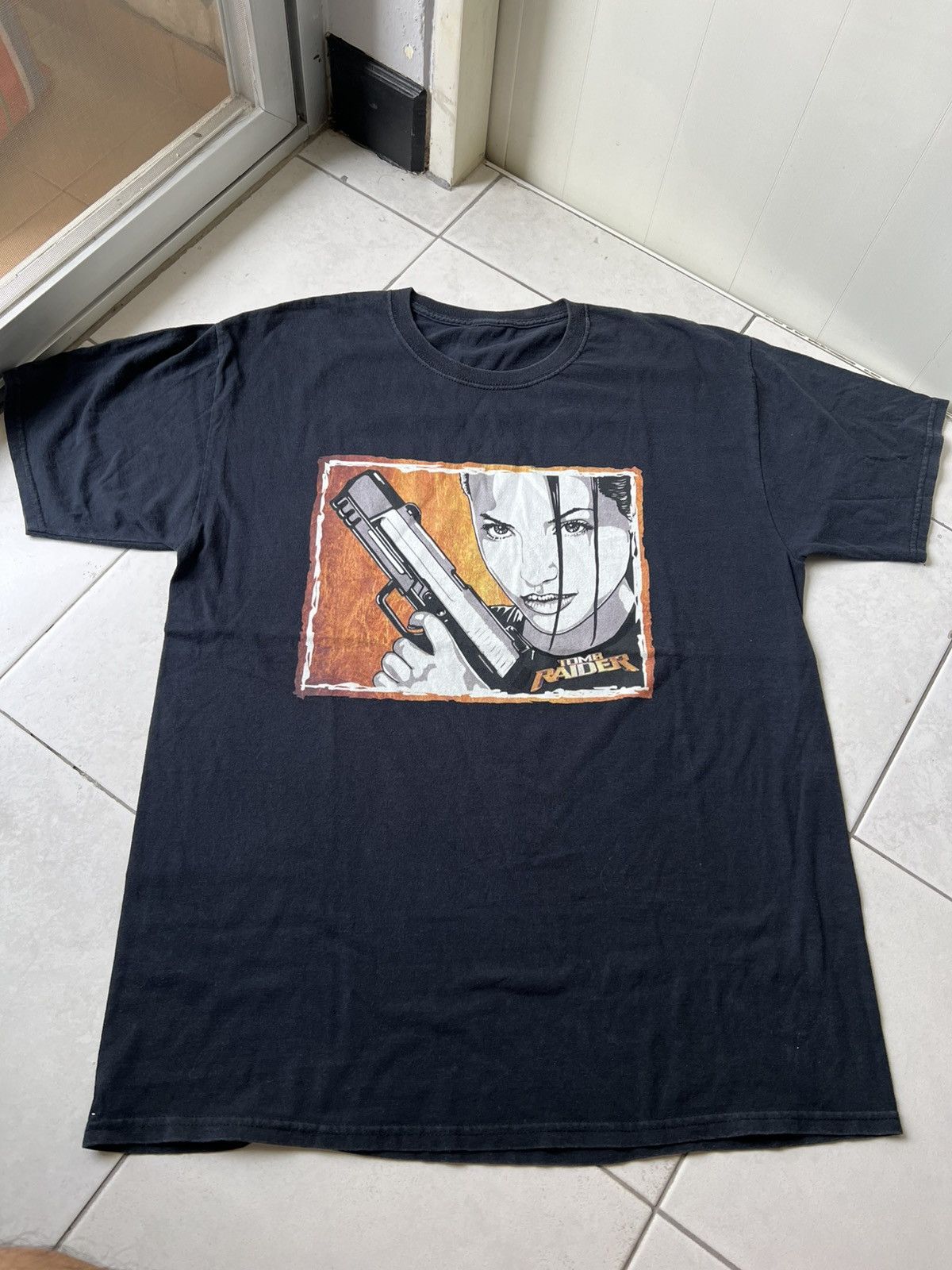 Vintage Bootleg Tomb Rider Movie T-Shirt Size US L / EU 52-54 / 3 - 4 Thumbnail