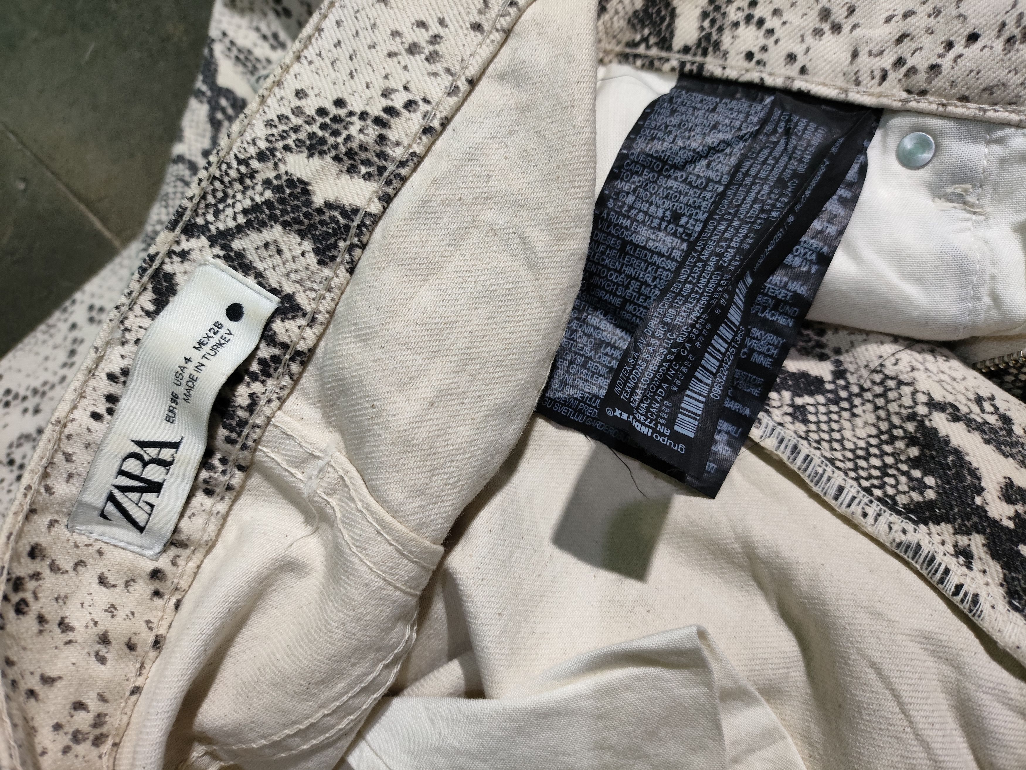 Zara ZARA 90’s Snake Print Trendy Jeans Tan Zip fly Pockets Size 27" / US 4 / IT 40 - 2 Thumbnail