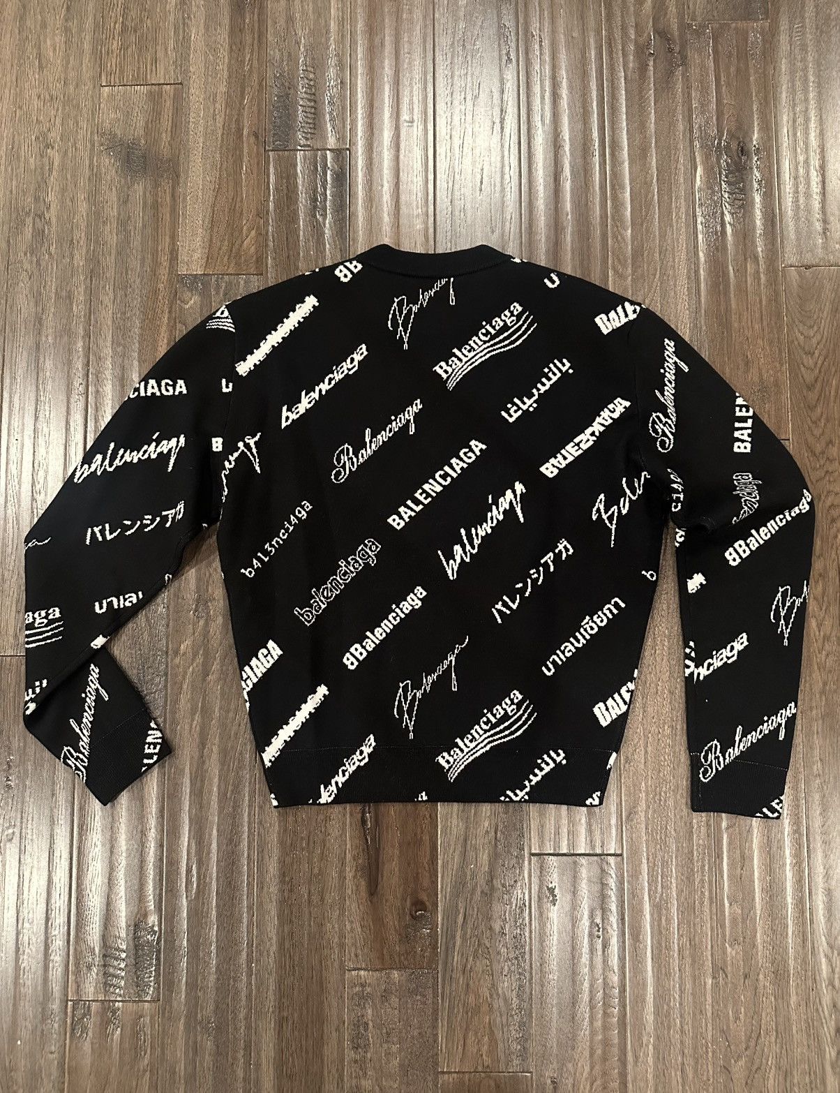 Balenciaga Balenciaga Logo Crewneck Sweater Size US S / EU 44-46 / 1 - 6 Thumbnail