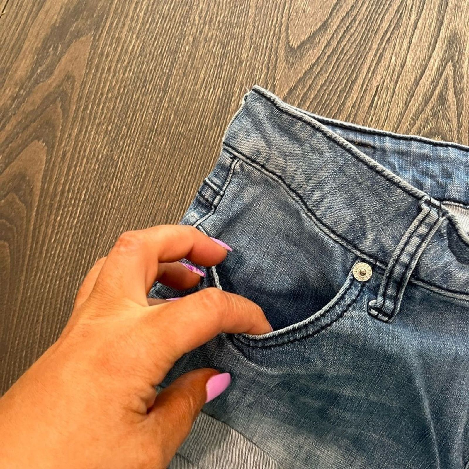 Guess Guess Denim Shorts Light Wash Roll Hem Size 29 Size 29" - 2 Thumbnail