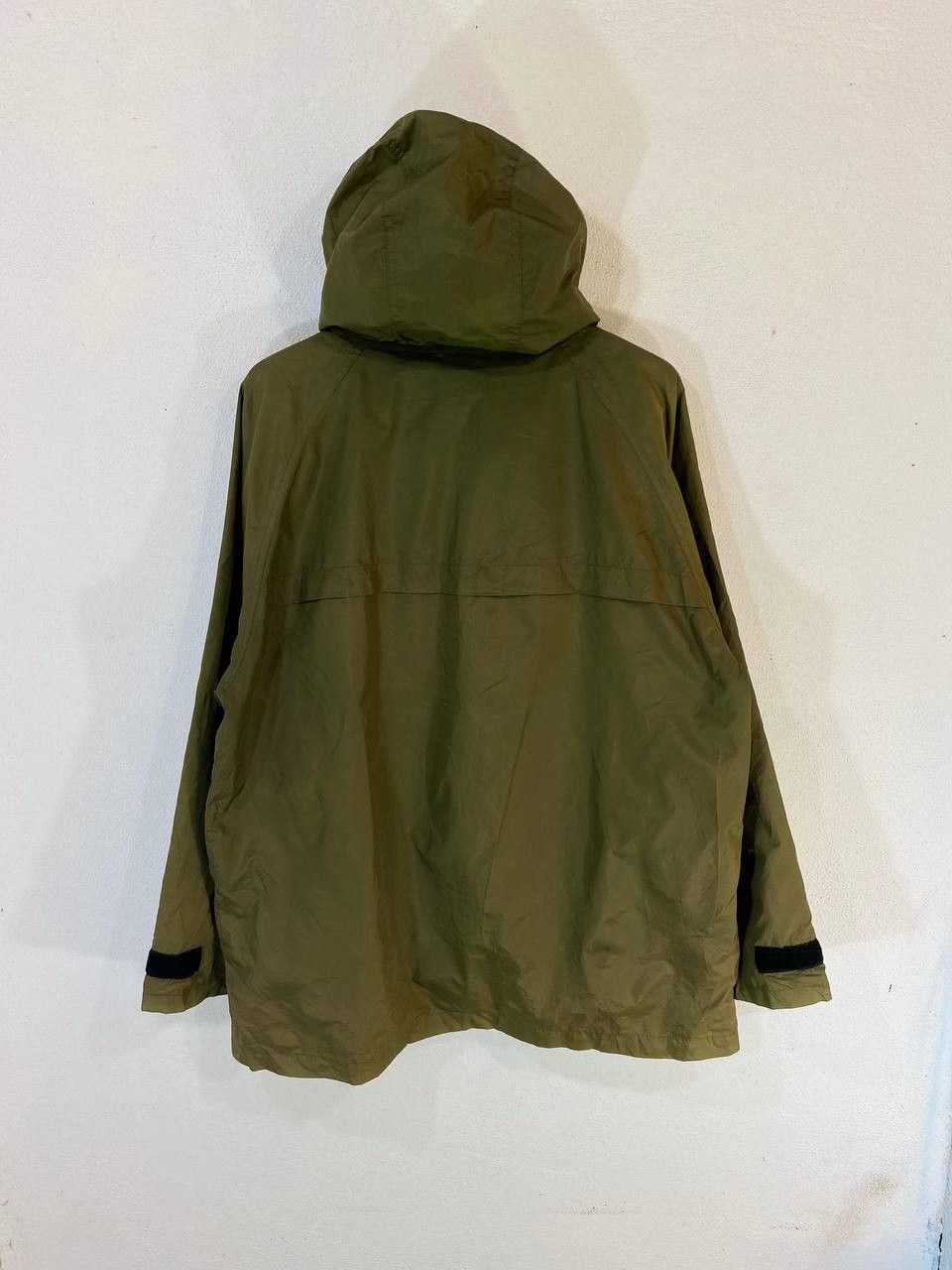 Vintage vintage roller gear waterproof light jacket Size US L / EU 52-54 / 3 - 9 Thumbnail