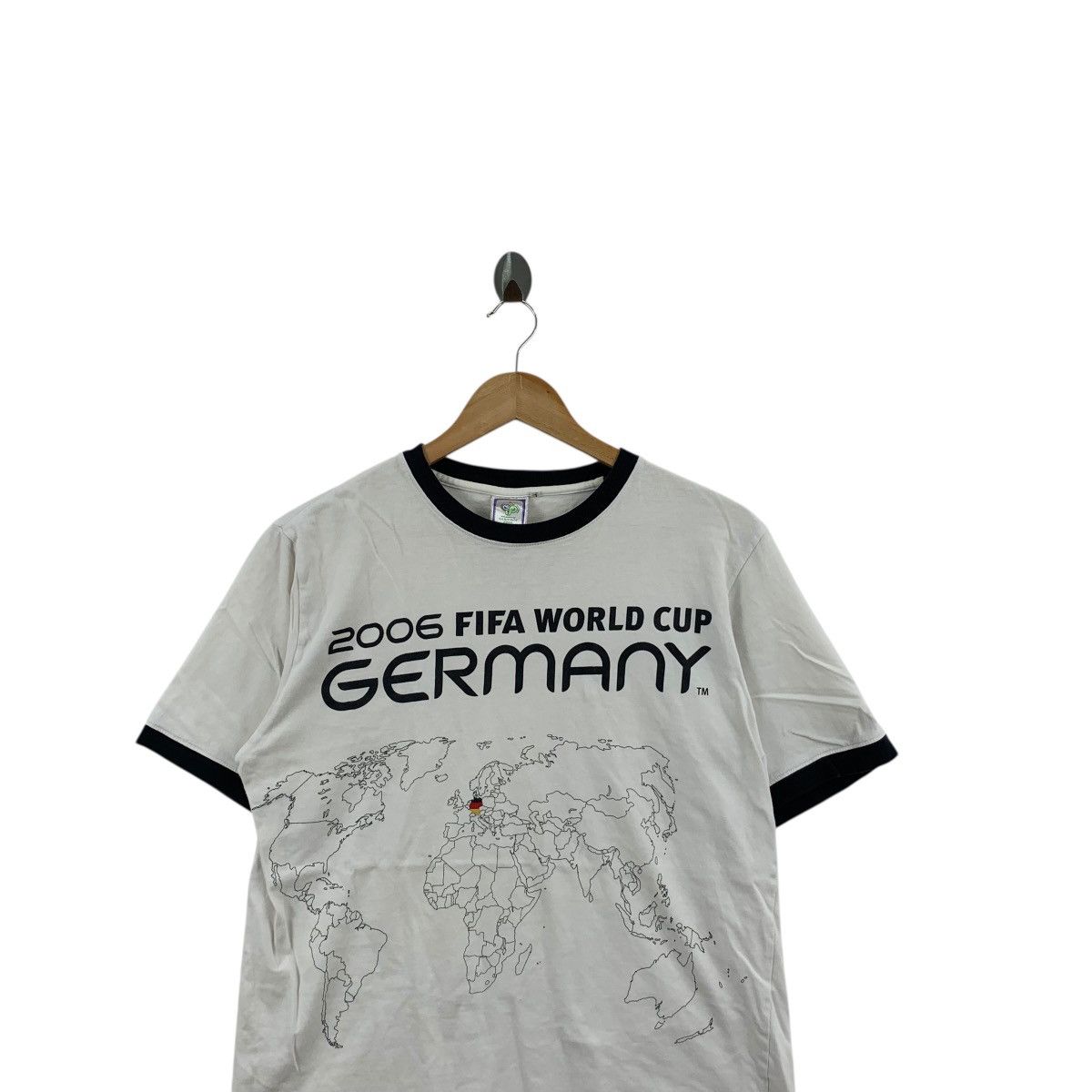 Vintage Vintage 2006 FIFA WORLD CUP Germany Stadium Tee Shirt Top Size L / US 10 / IT 46 - 2 Thumbnail