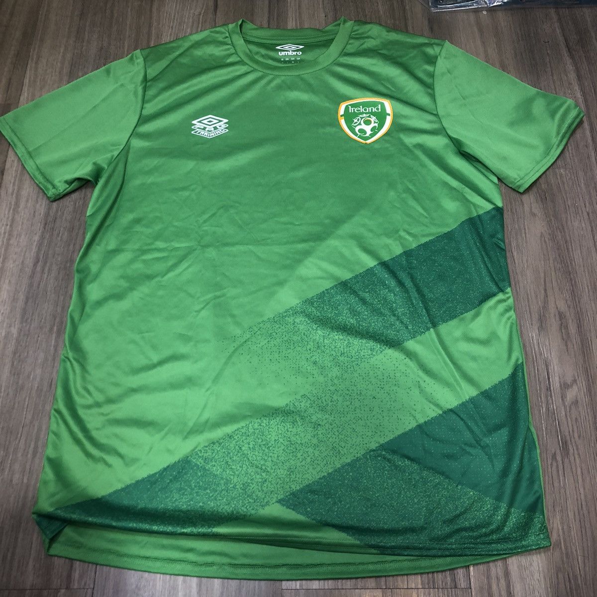 Umbro Ireland 23/24 training jersey Size US L / EU 52-54 / 3 - 1 Thumbnail