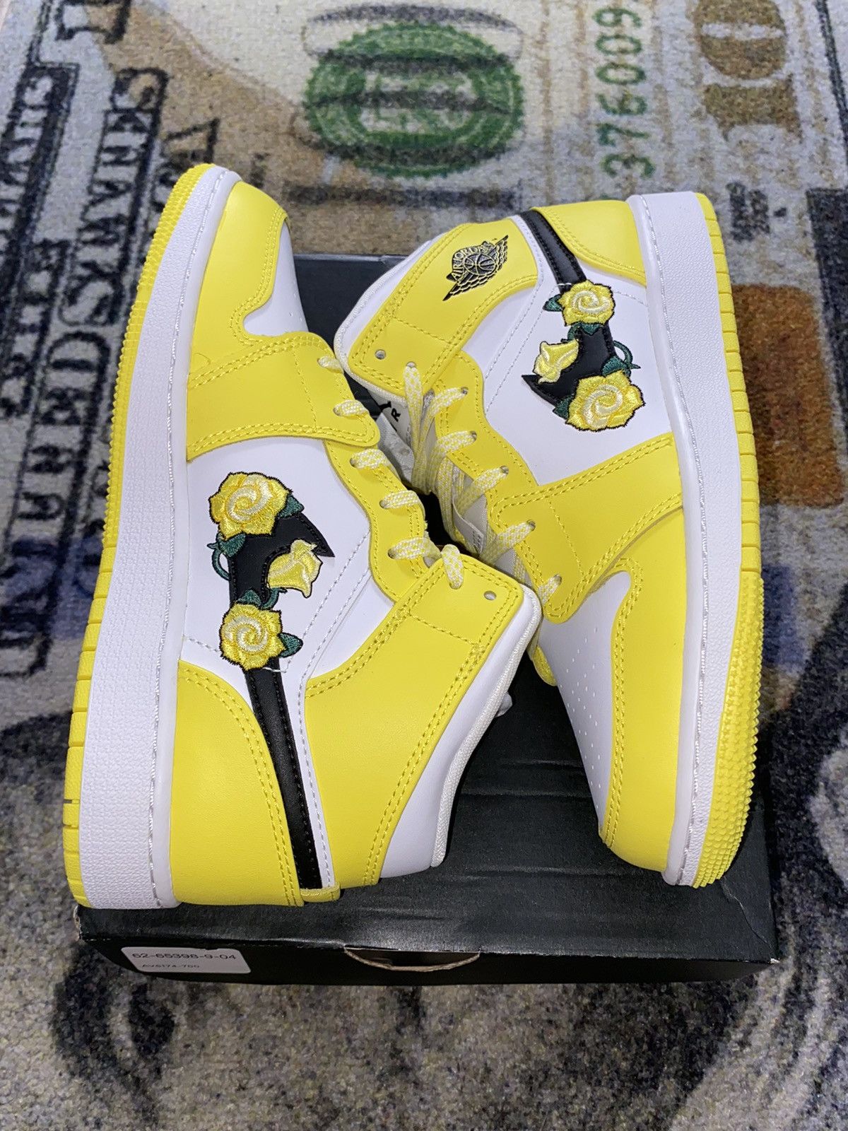 Jordan 1 Mid Dynamic fashion Yellow Floral